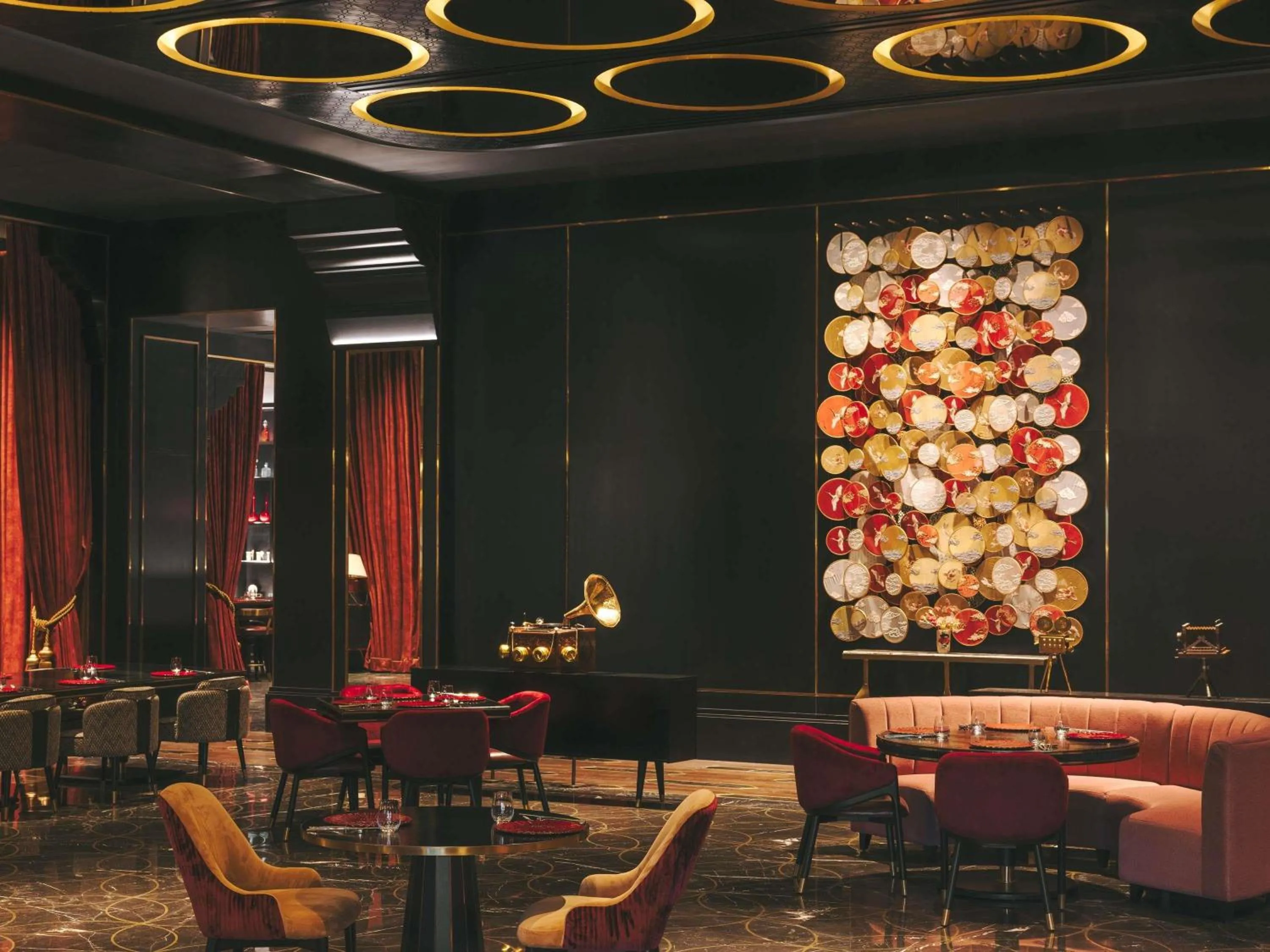 Restaurant/places to eat in Fairmont Mumbai