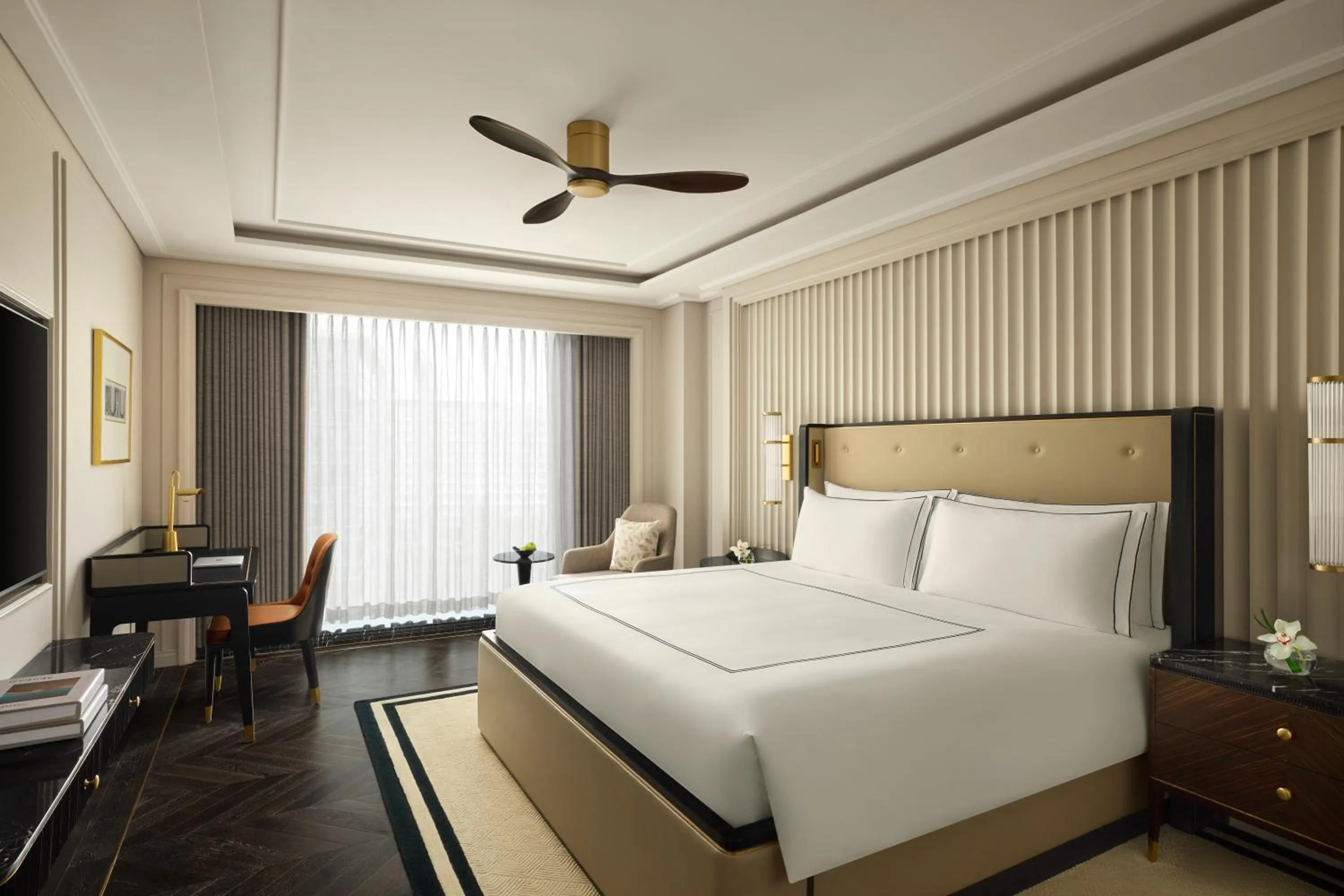 Bedroom, Bed in Fairmont Mumbai