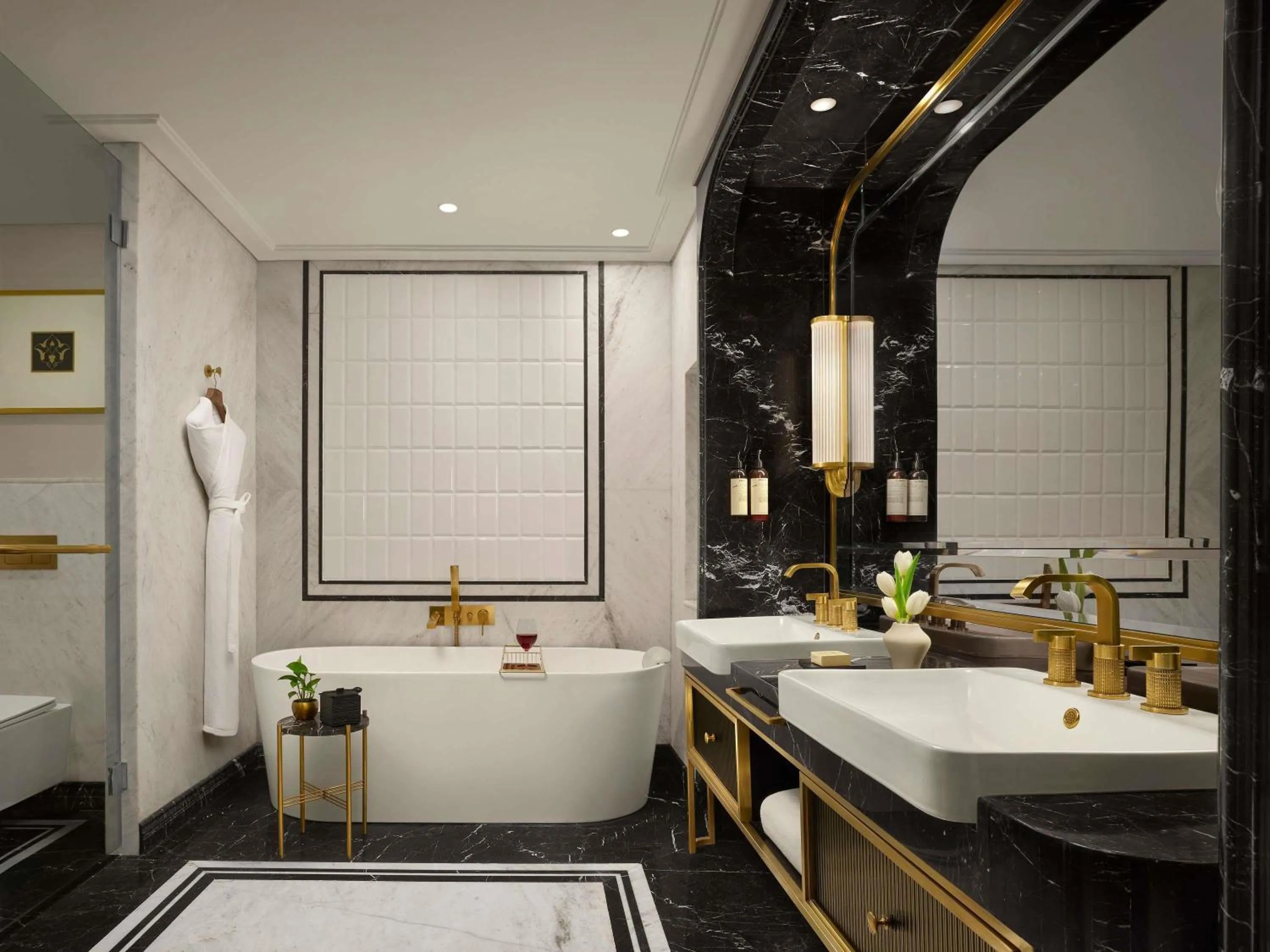 Bedroom in Fairmont Mumbai