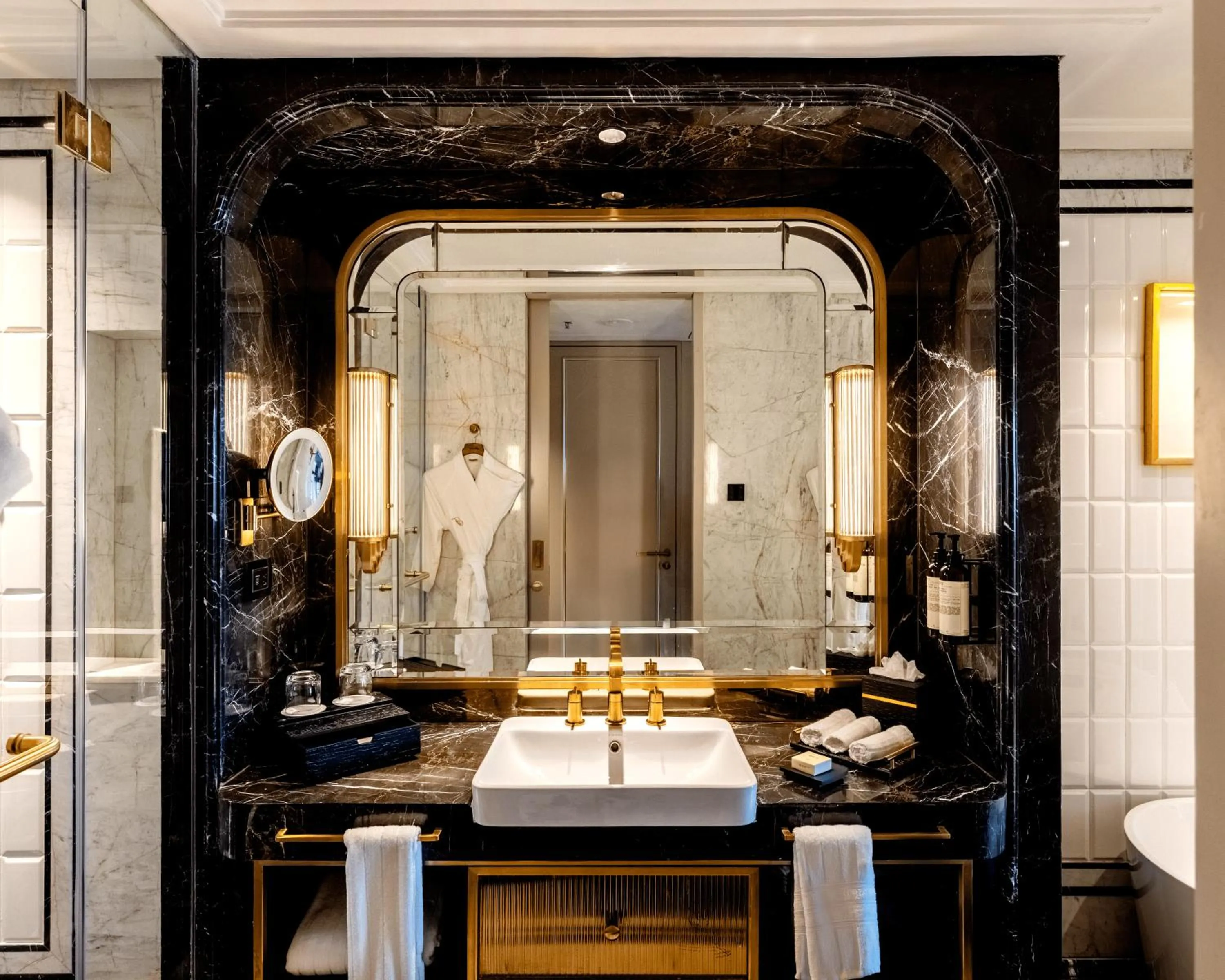 Bathroom in Fairmont Mumbai