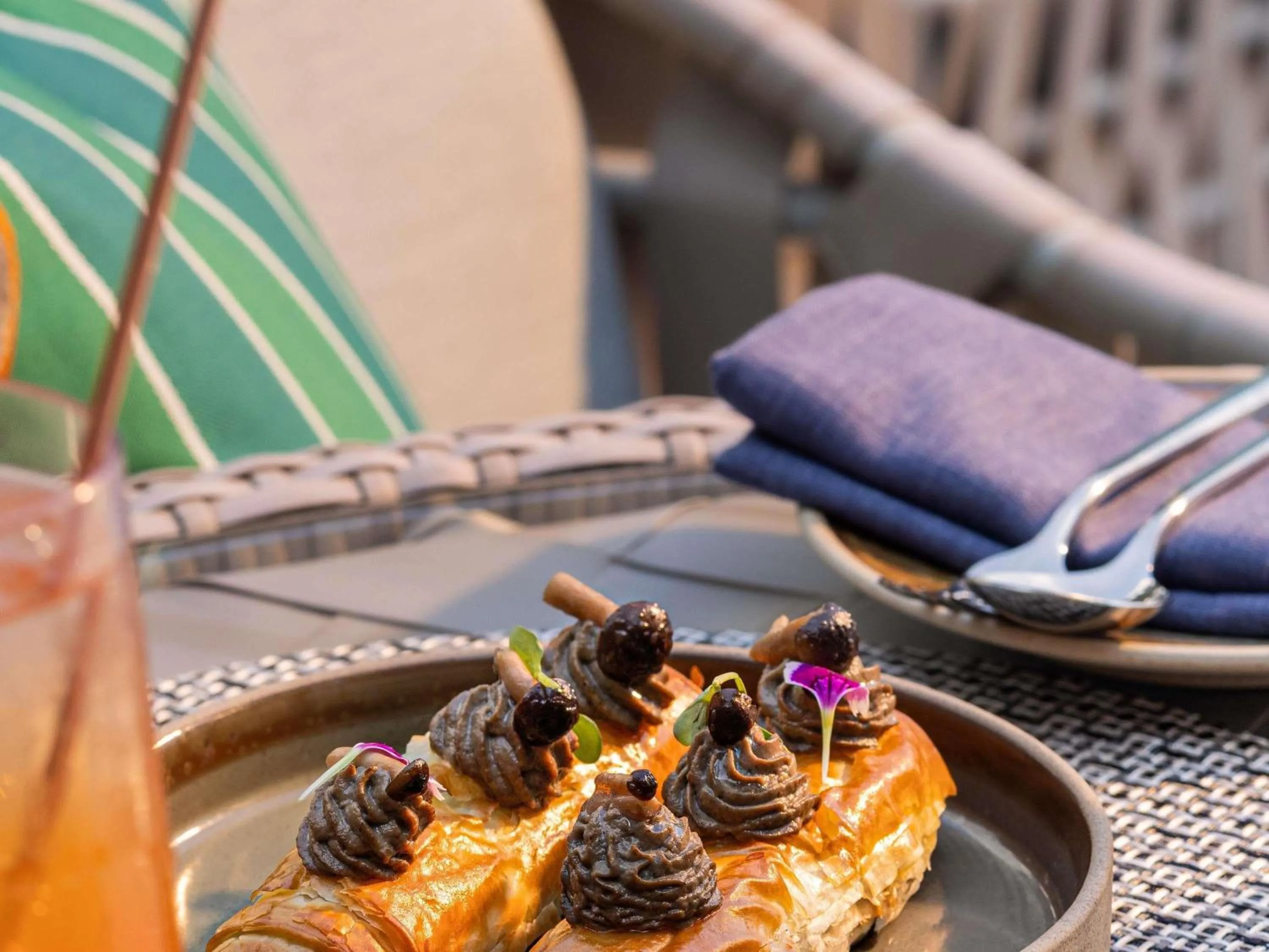 Restaurant/places to eat in Fairmont Mumbai