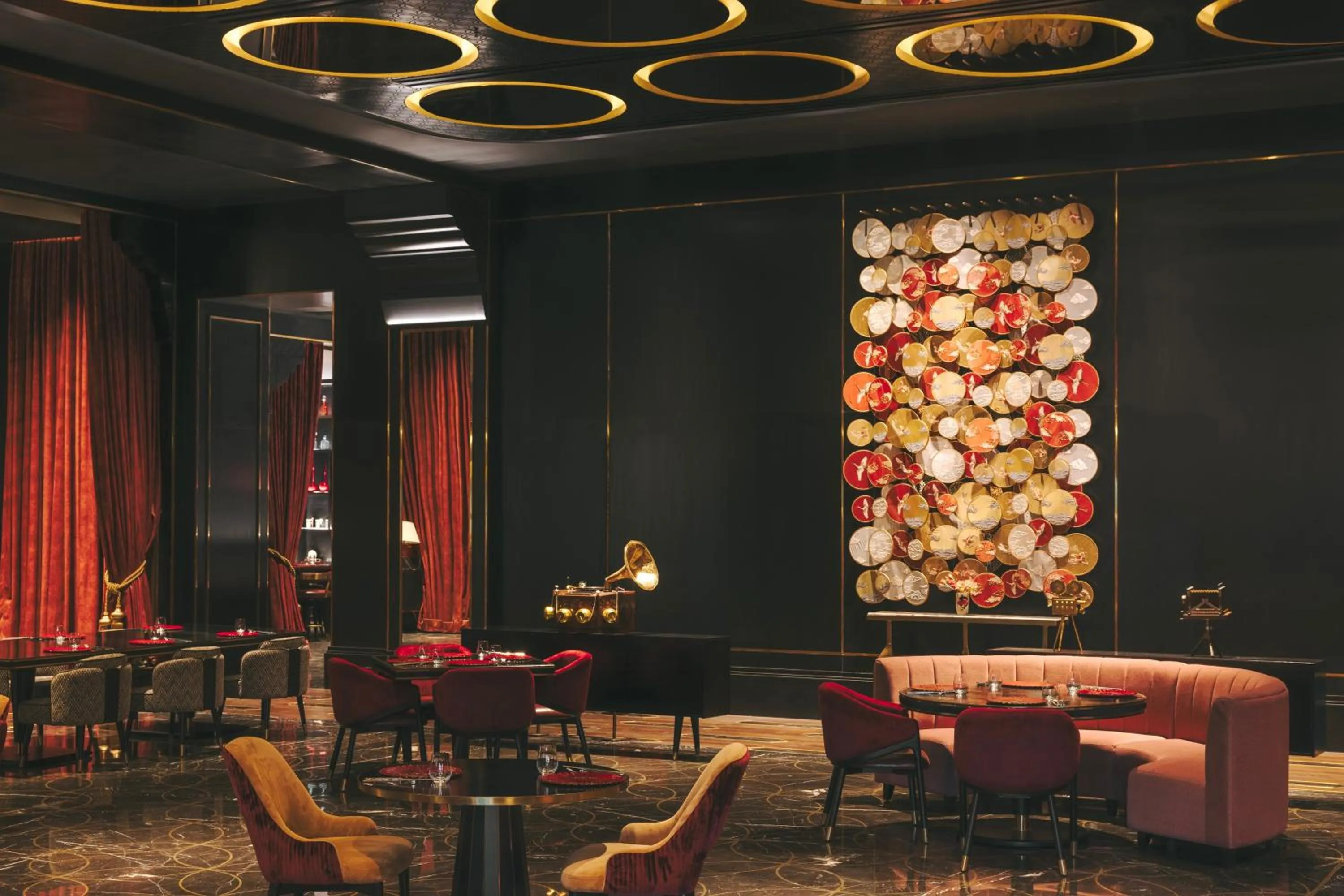 Restaurant/places to eat in Fairmont Mumbai