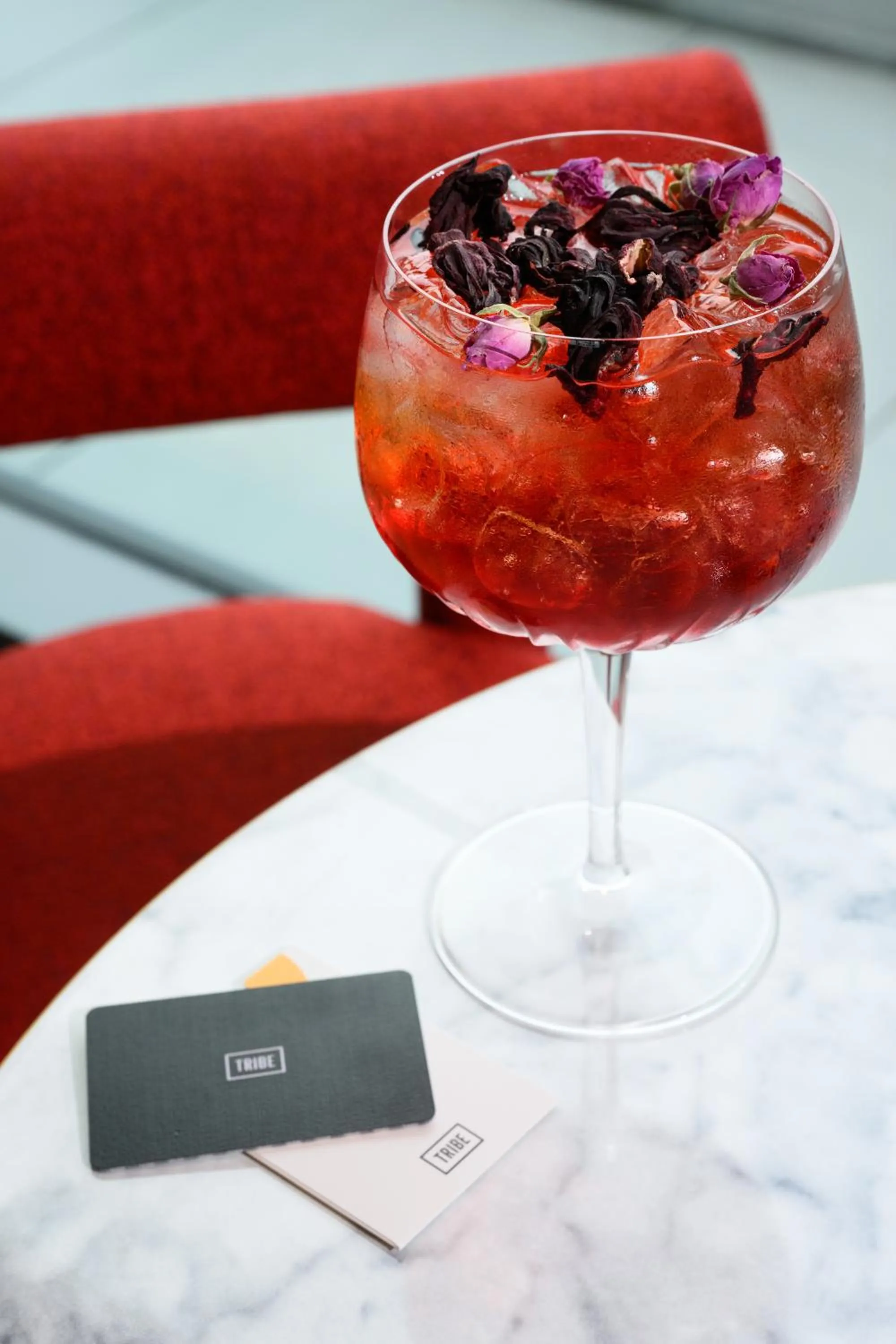 Lounge or bar in TRIBE Budapest Airport