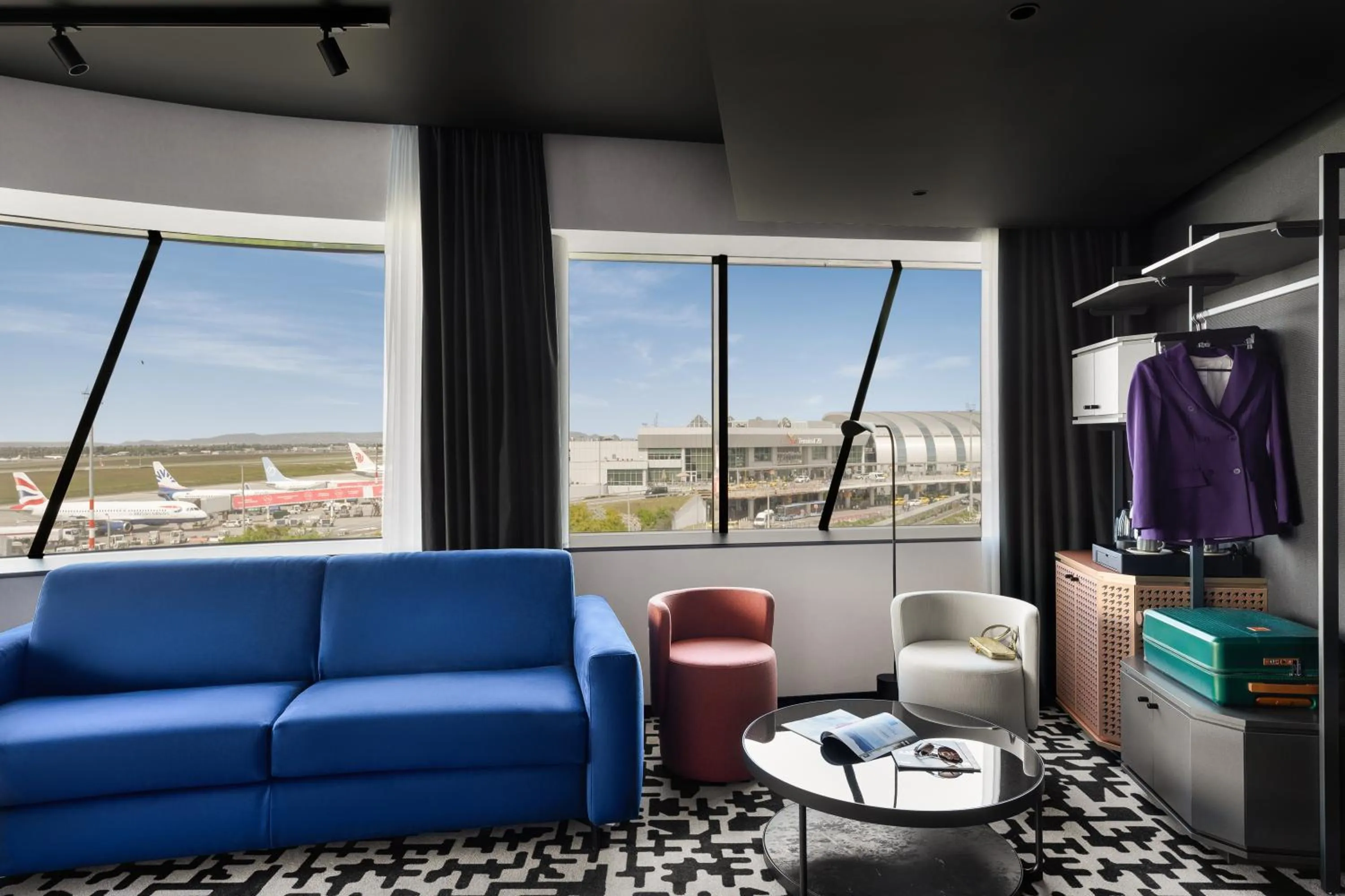 Coffee/tea facilities in TRIBE Budapest Airport