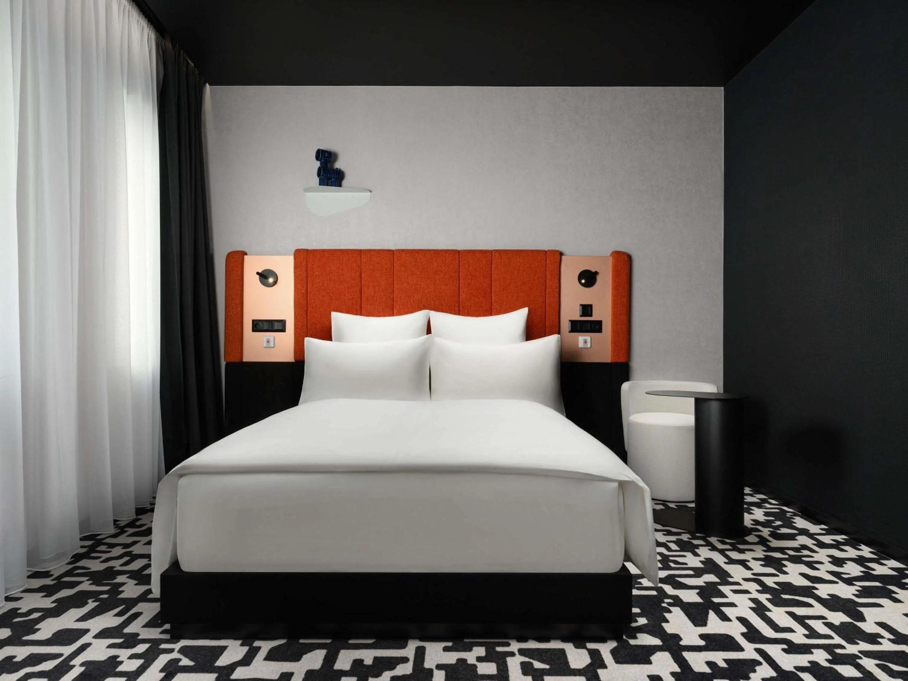 Bedroom, Bed in TRIBE Budapest Airport