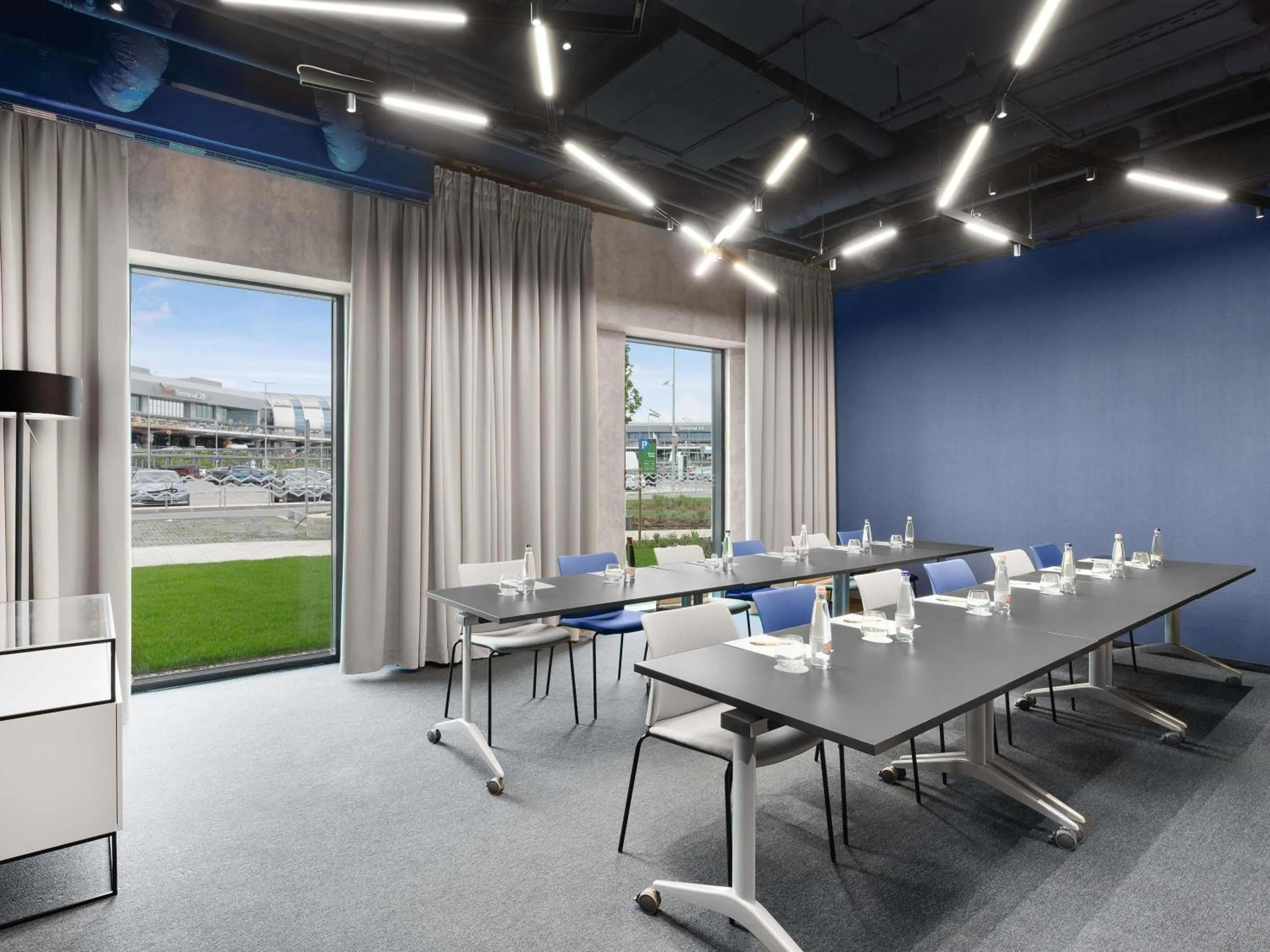 Meeting/conference room in TRIBE Budapest Airport