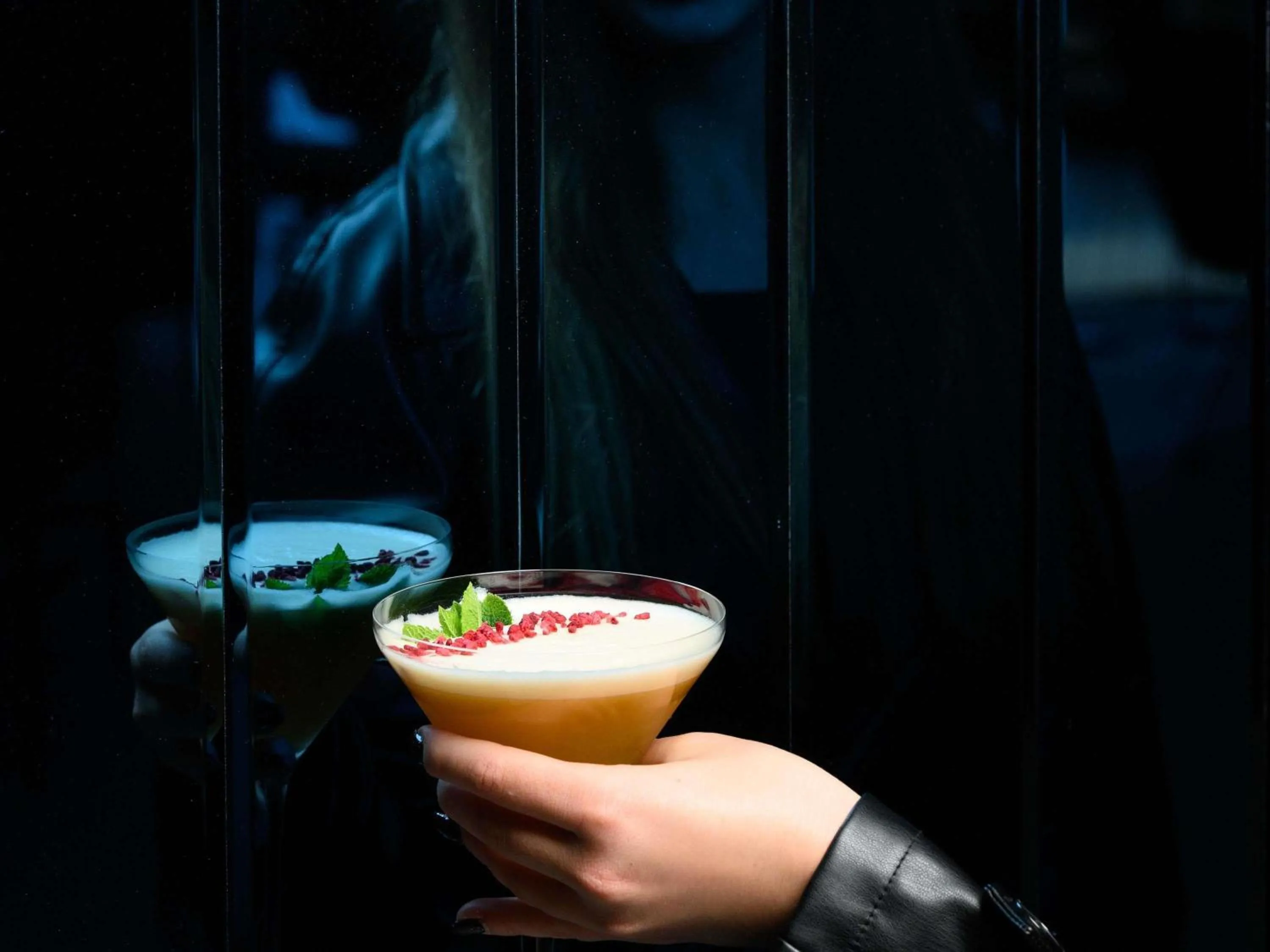 Lounge or bar in TRIBE Budapest Airport