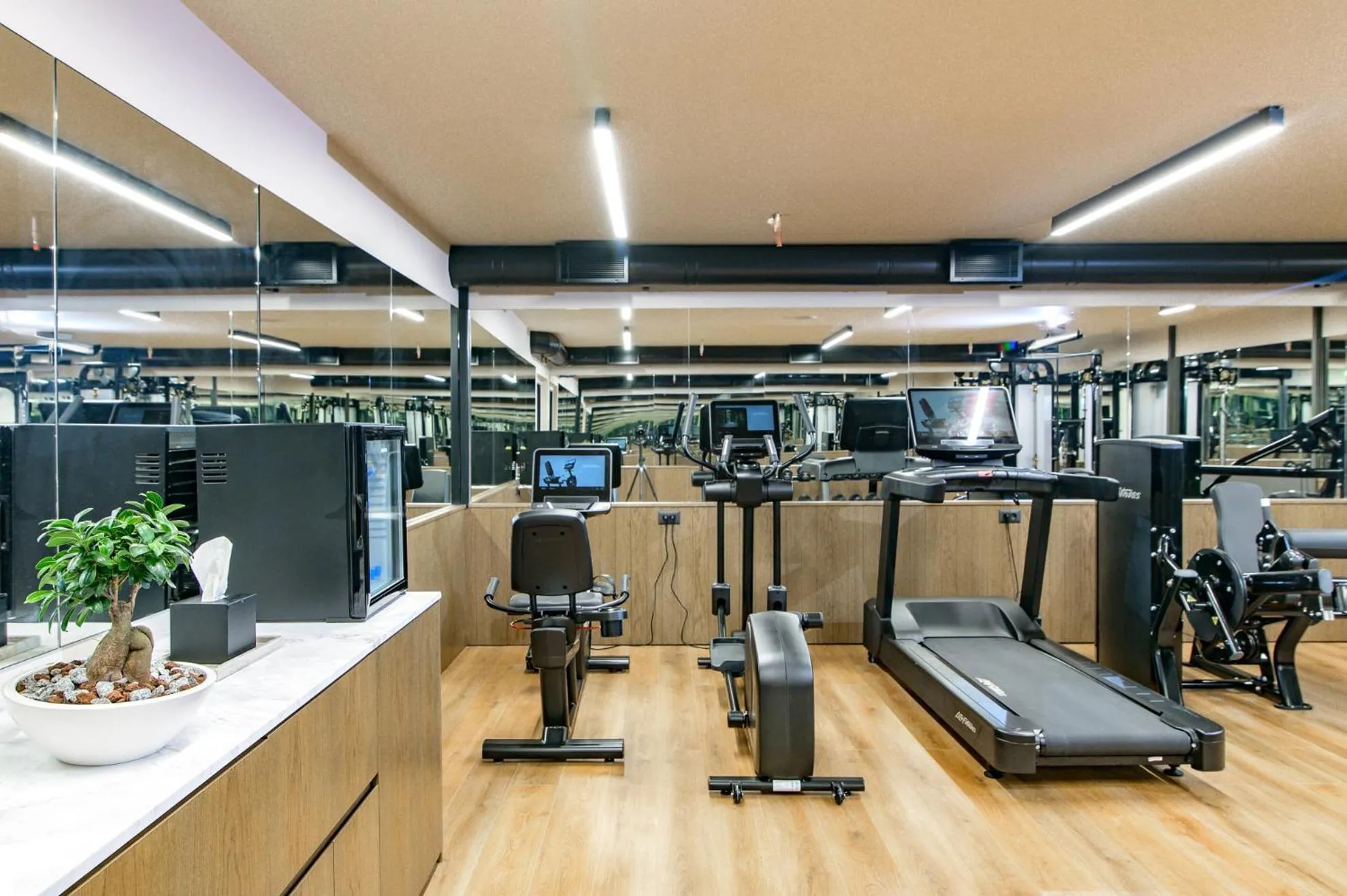 Fitness centre/facilities in Rocca a Mare Heraklion - Handwritten Collection