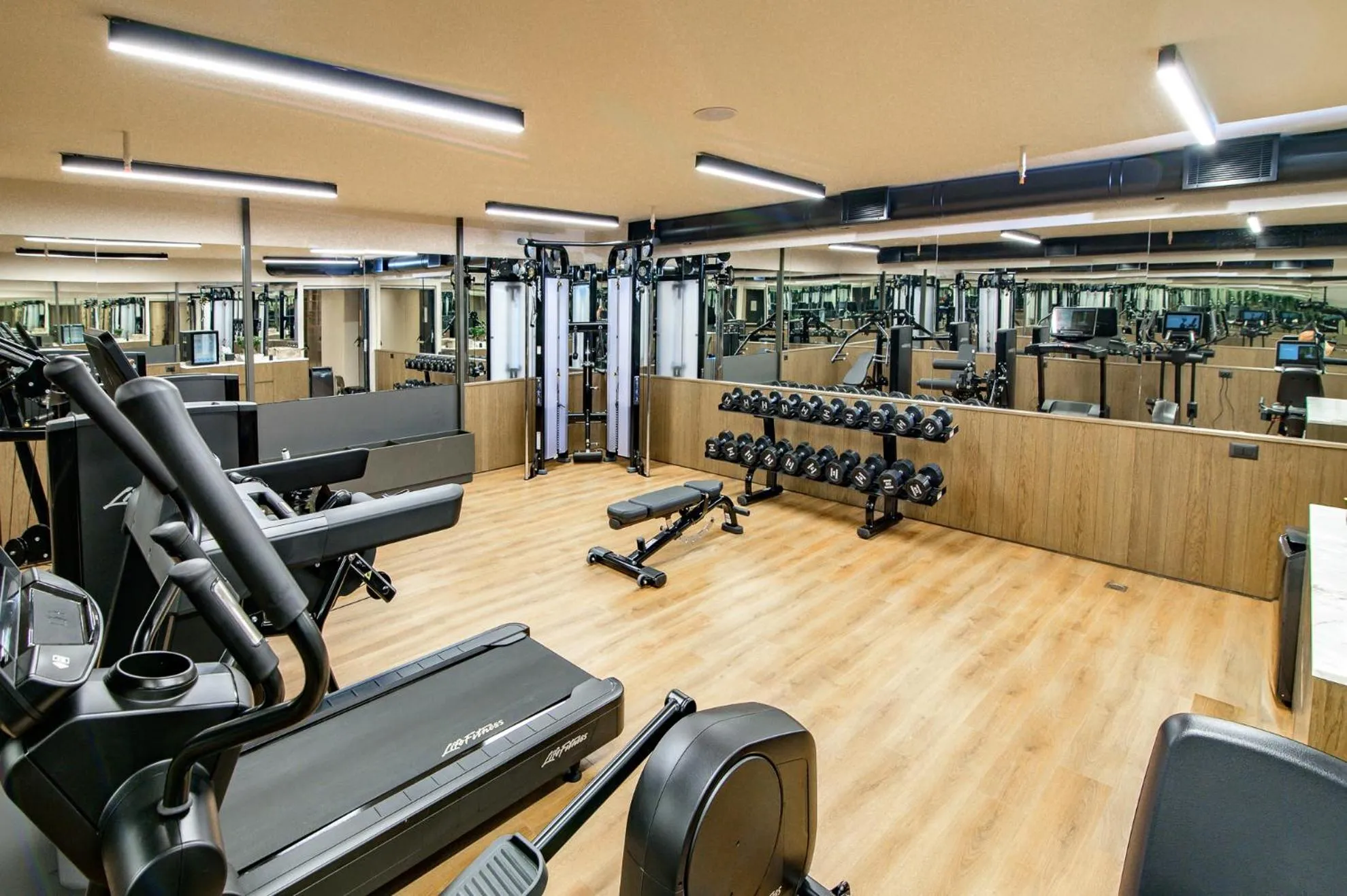Fitness centre/facilities in Rocca a Mare Heraklion - Handwritten Collection