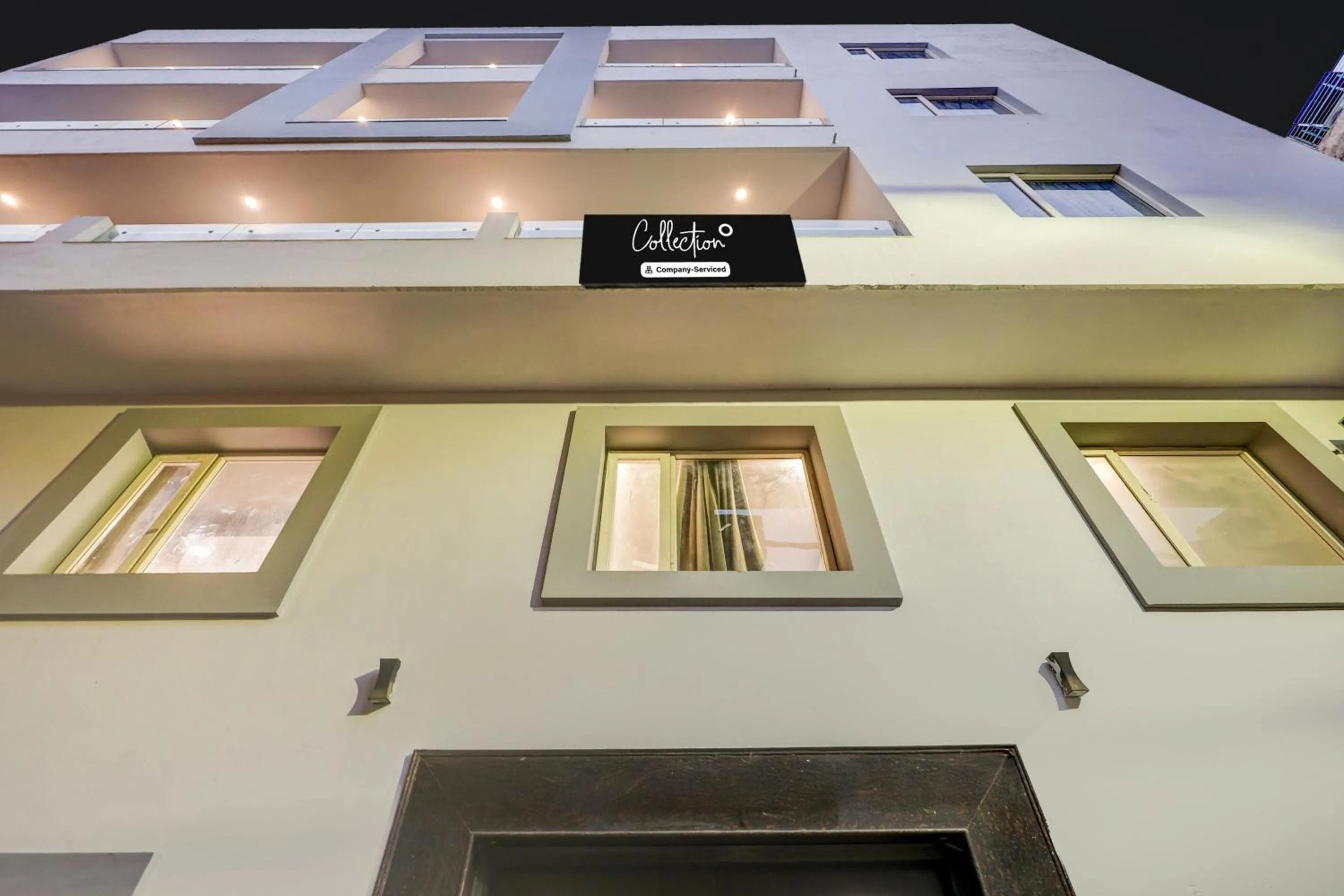 Facade/entrance in Super Collection O Shalimar Bagh