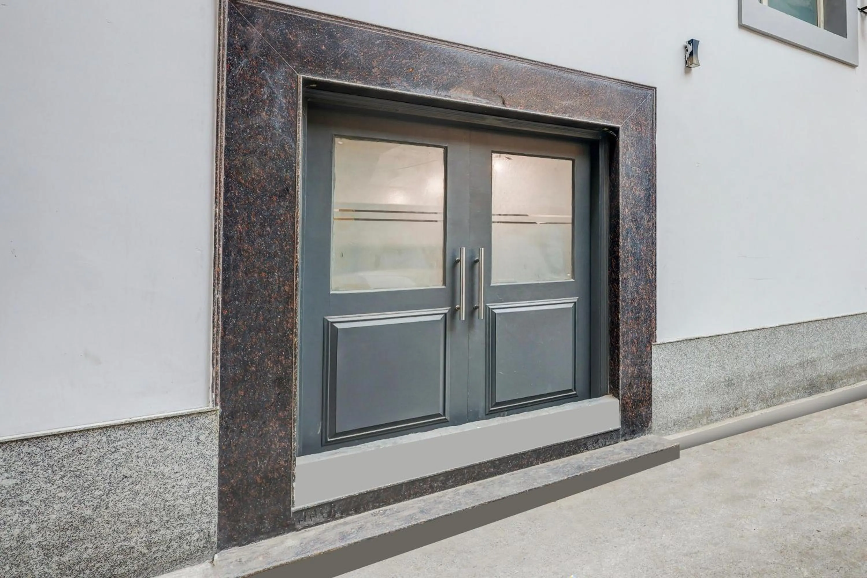 Facade/entrance in Super Collection O Shalimar Bagh