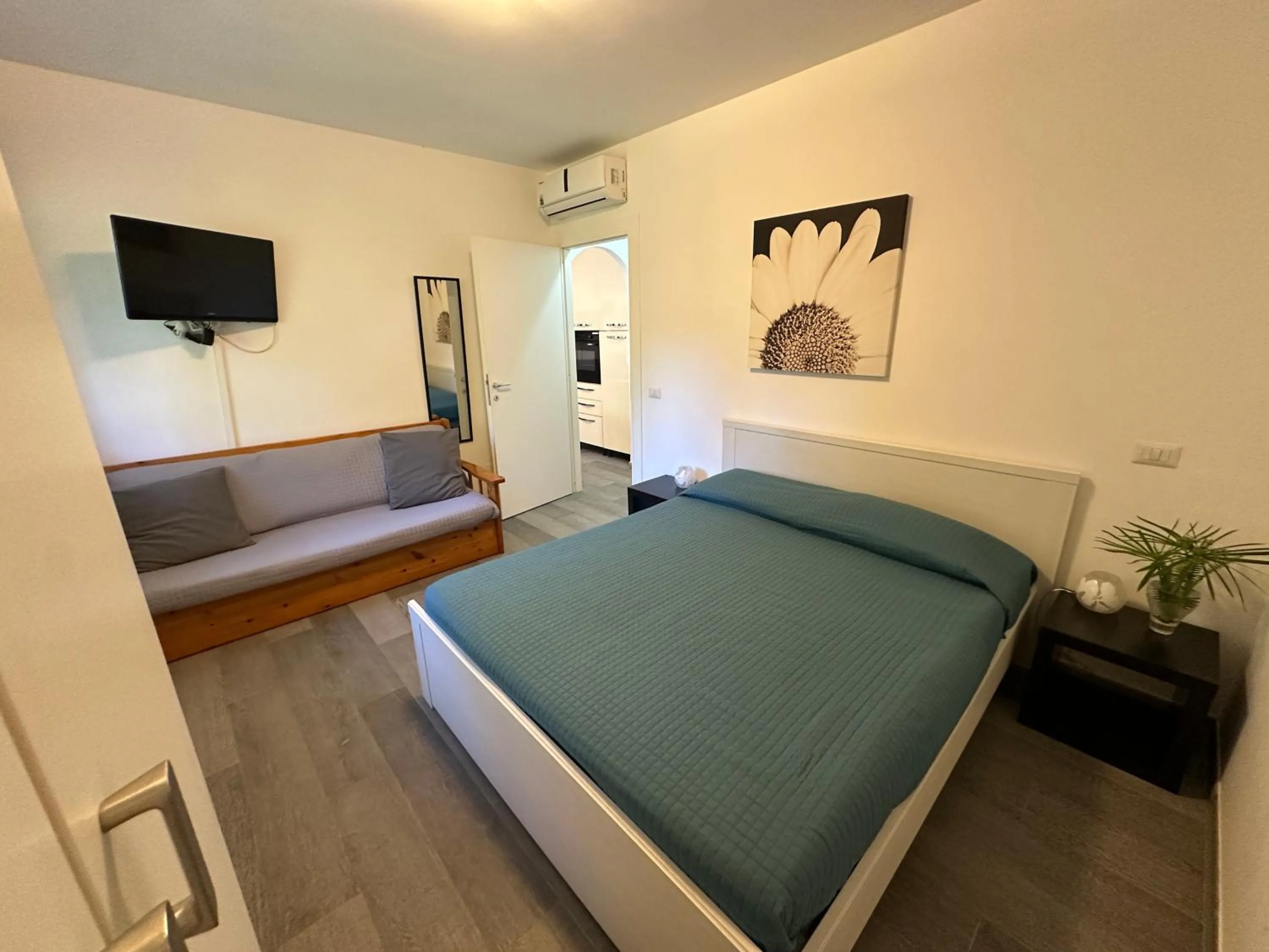 Bedroom, Bed in Le Cicale