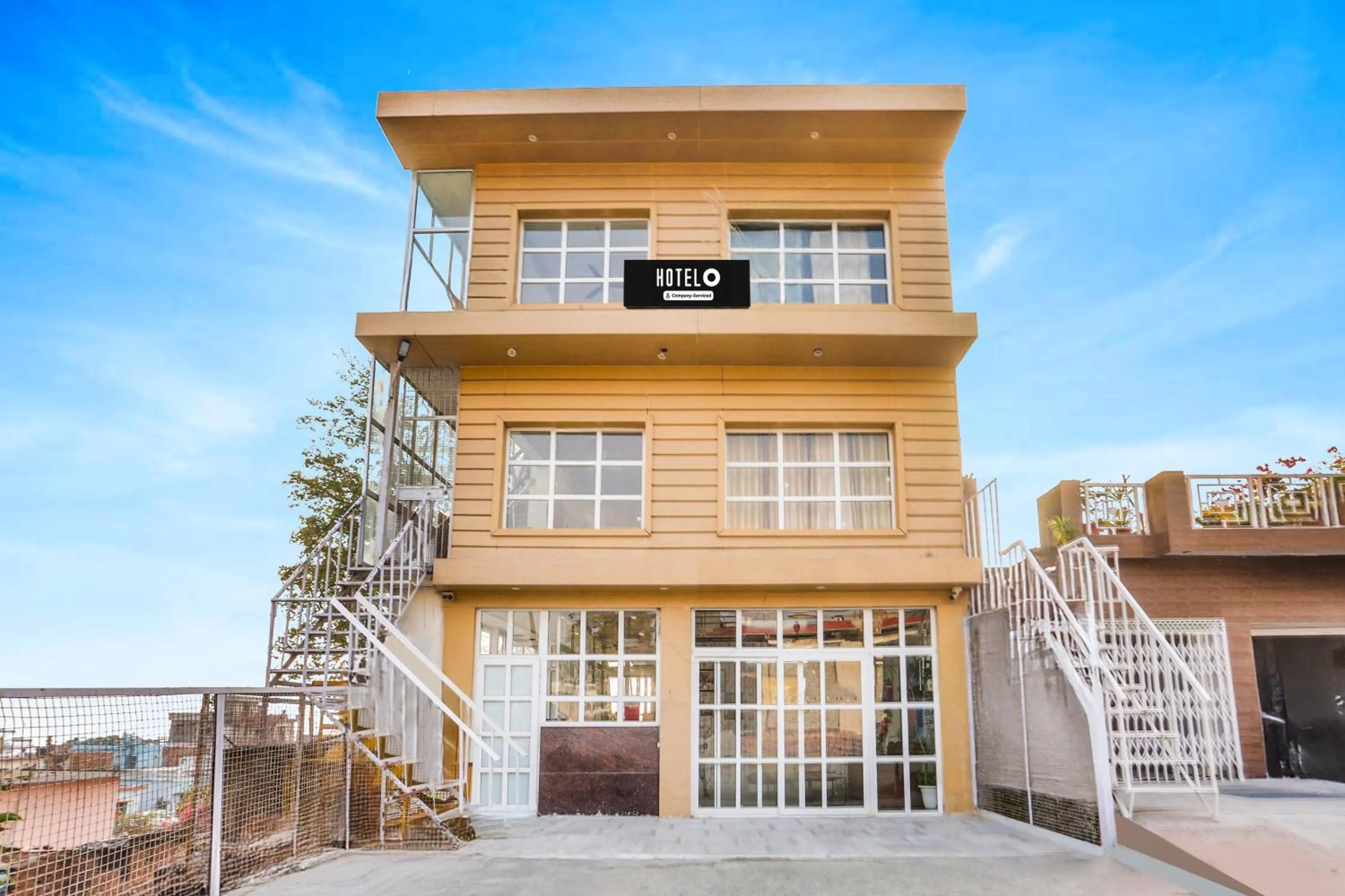 Super Hotel O Jamrani Formerly White House