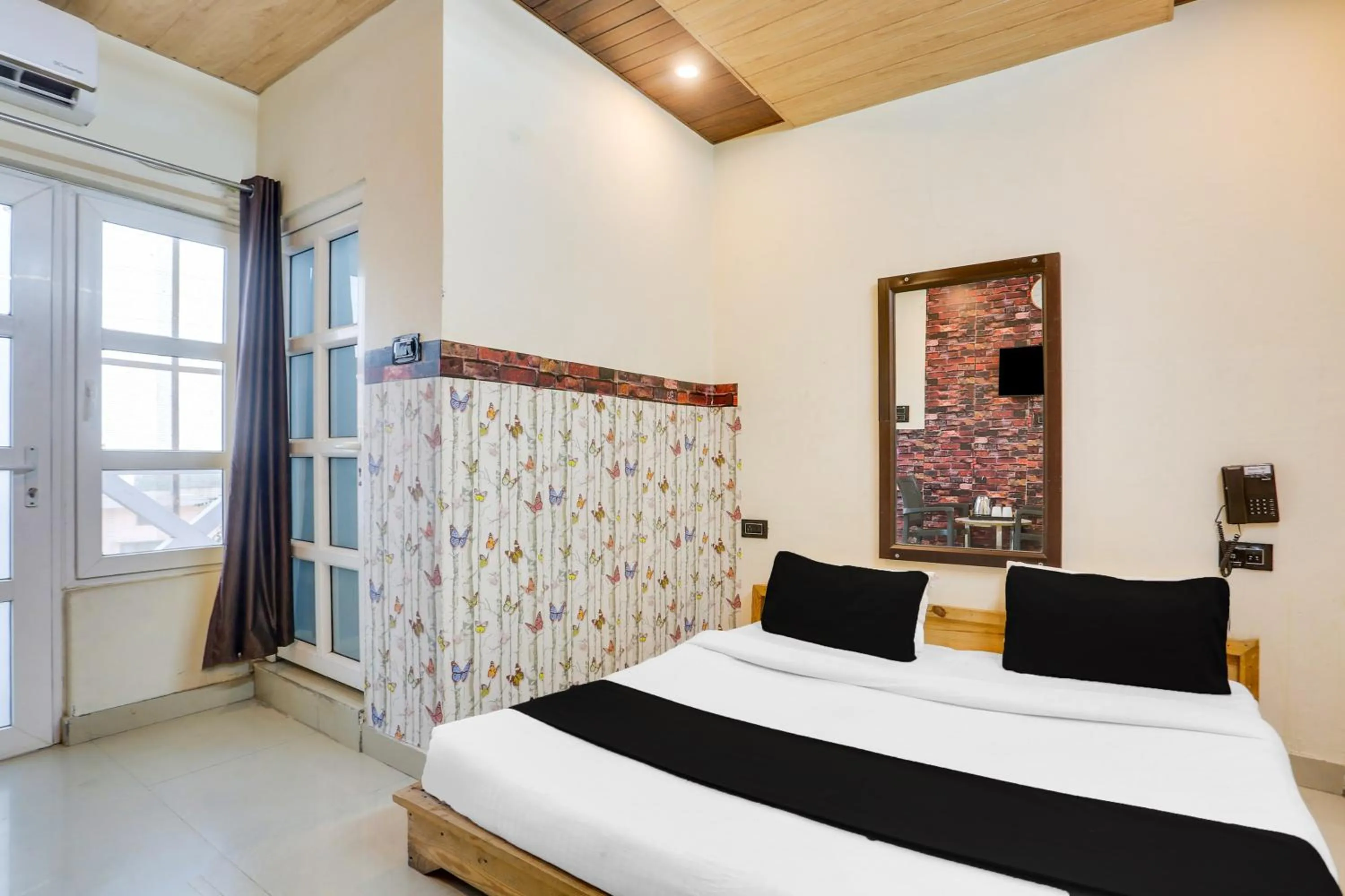 Bedroom, Bed in Super Hotel O Jamrani Formerly White House