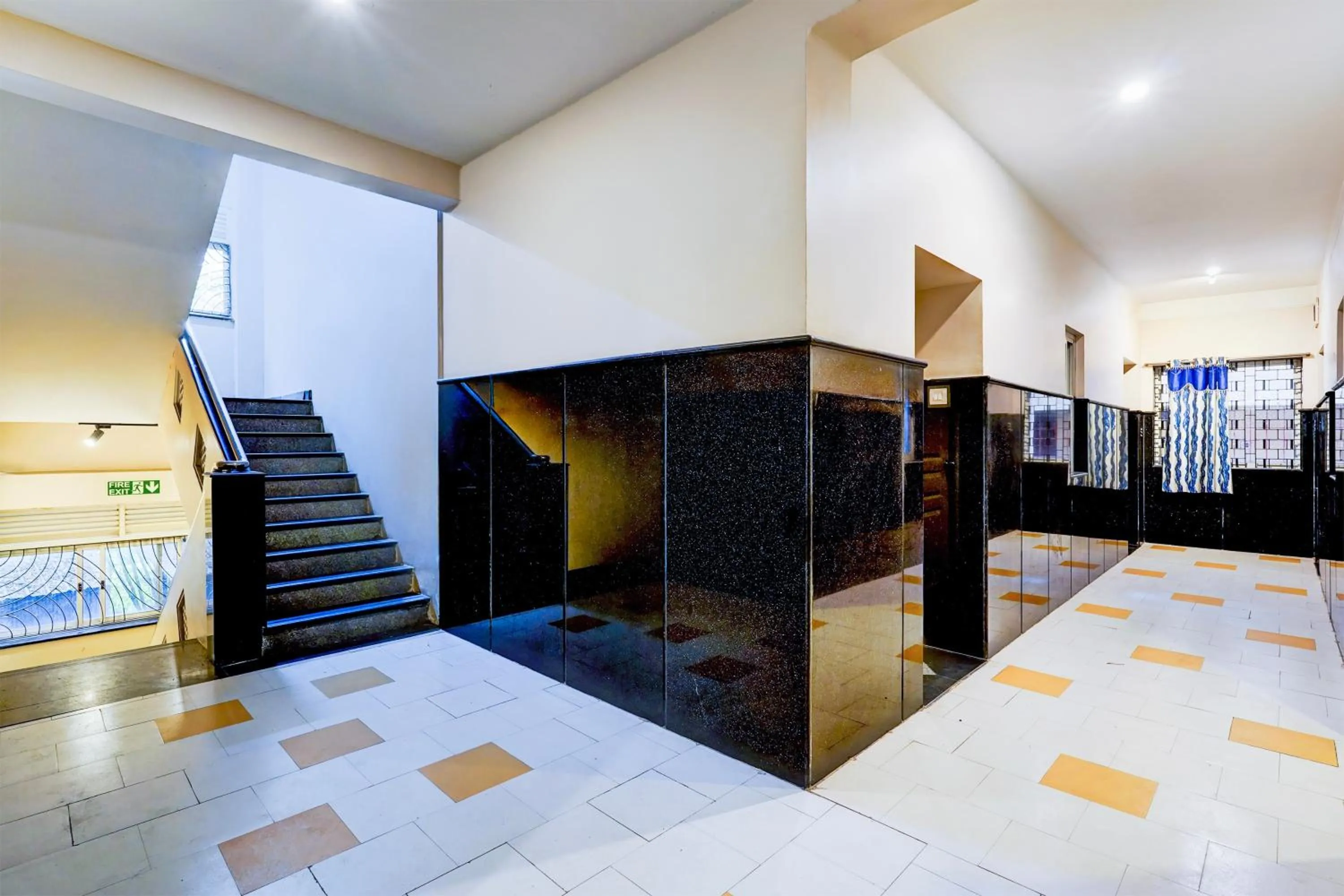 Lobby or reception in Super Hotel O Chrompet Near Rela Hospital