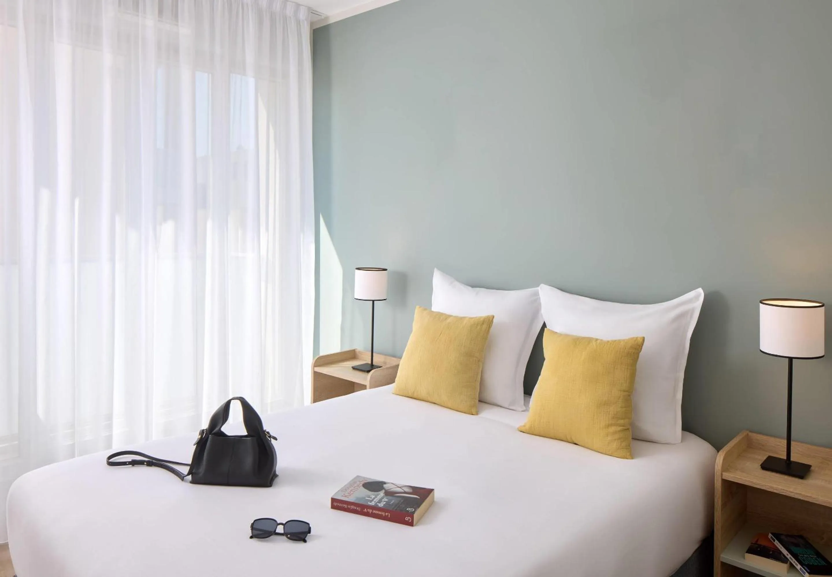 Bedroom, Bed in Zenitude Quality Aparthotel Reims - Saint-Thomas