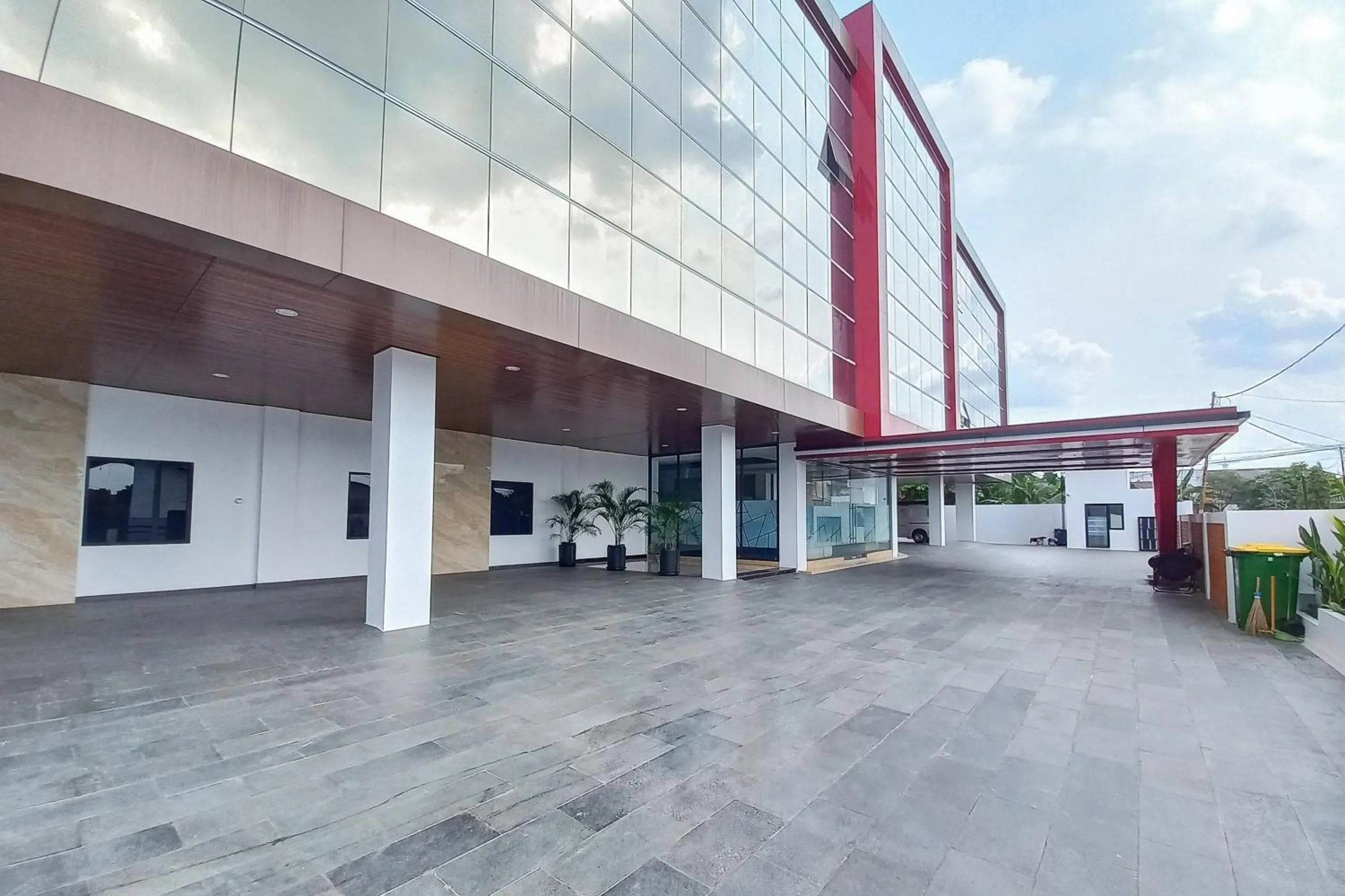 Facade/entrance in Sans Vibes Viandara Pekanbaru