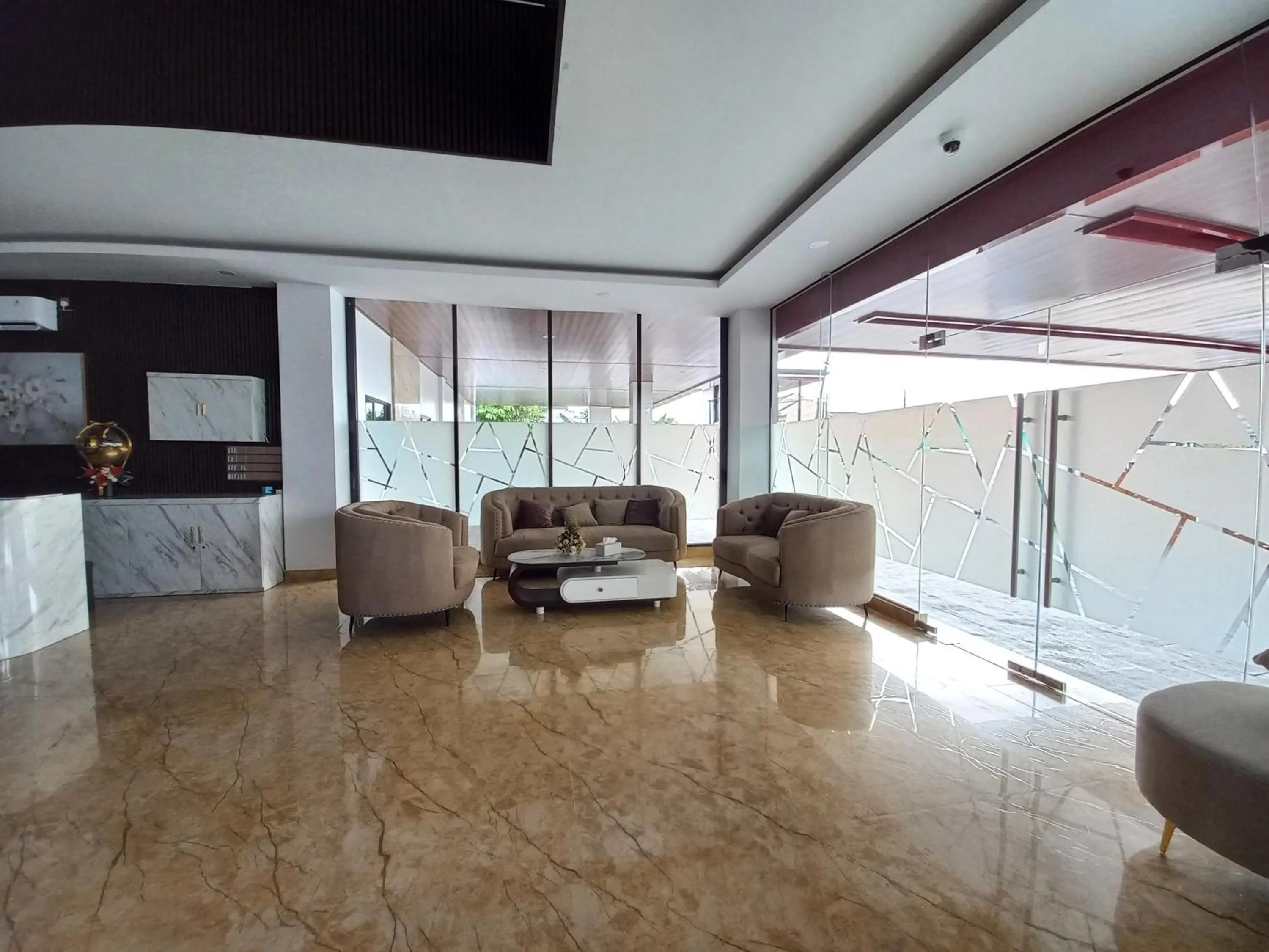 Seating area in Sans Vibes Viandara Pekanbaru