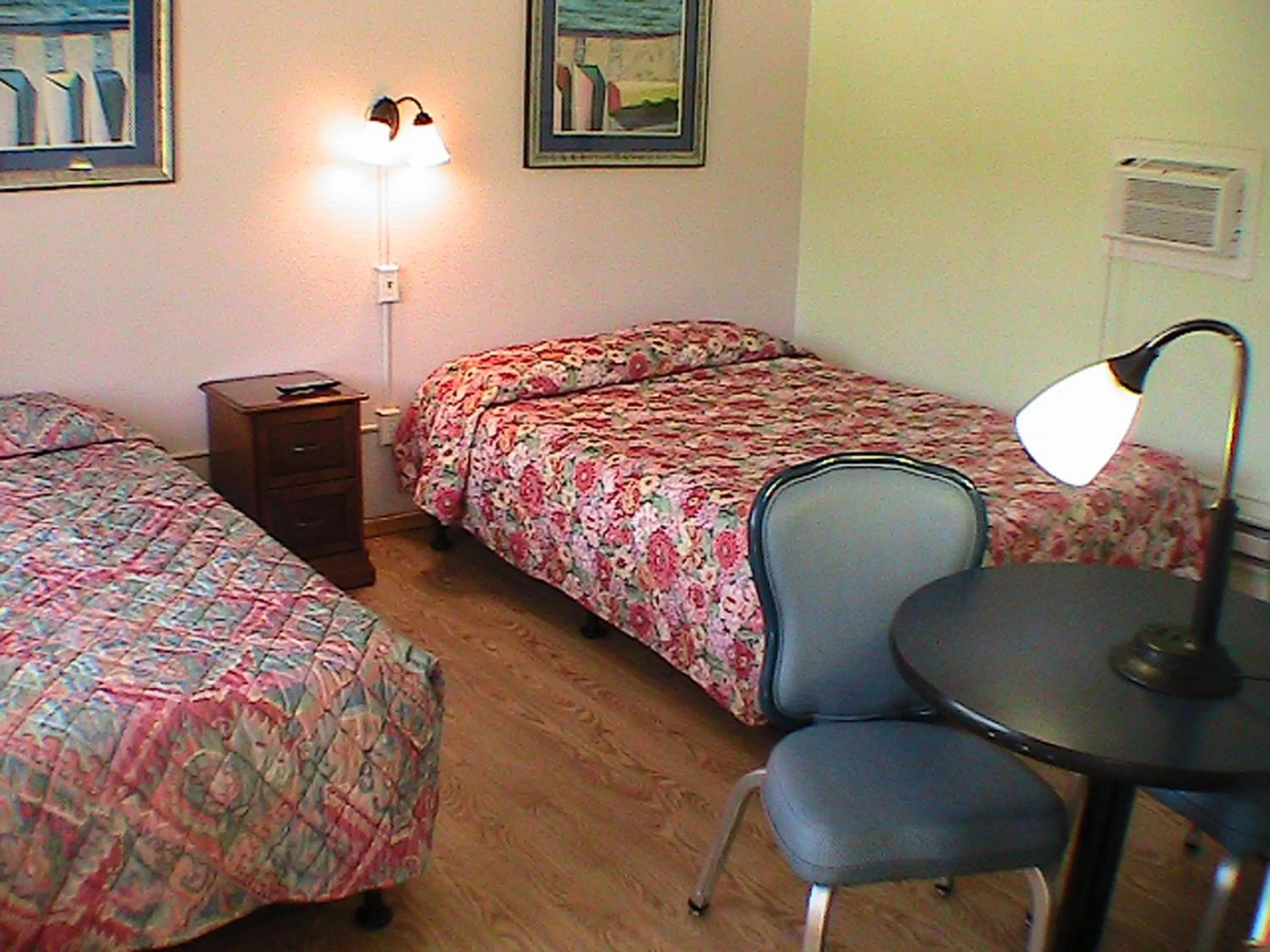 Photo of the whole room, Bed in At Home Express Tangerine Inn