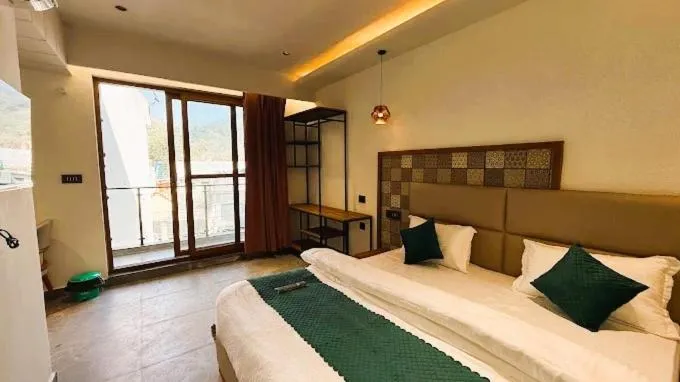 Yes Hotel By The Ganges