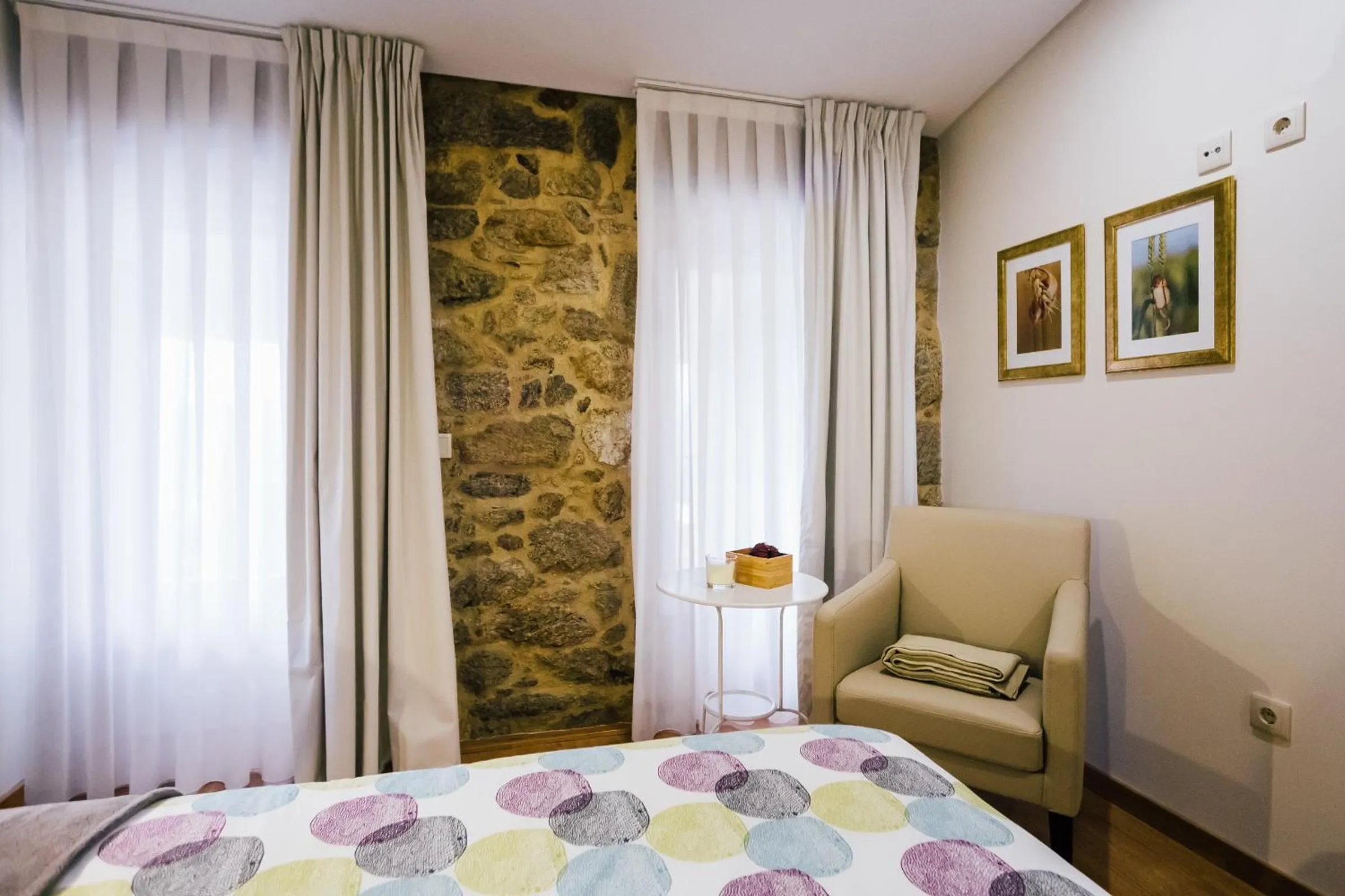 Shower, Bed in Vougaldeias Casas da Seara