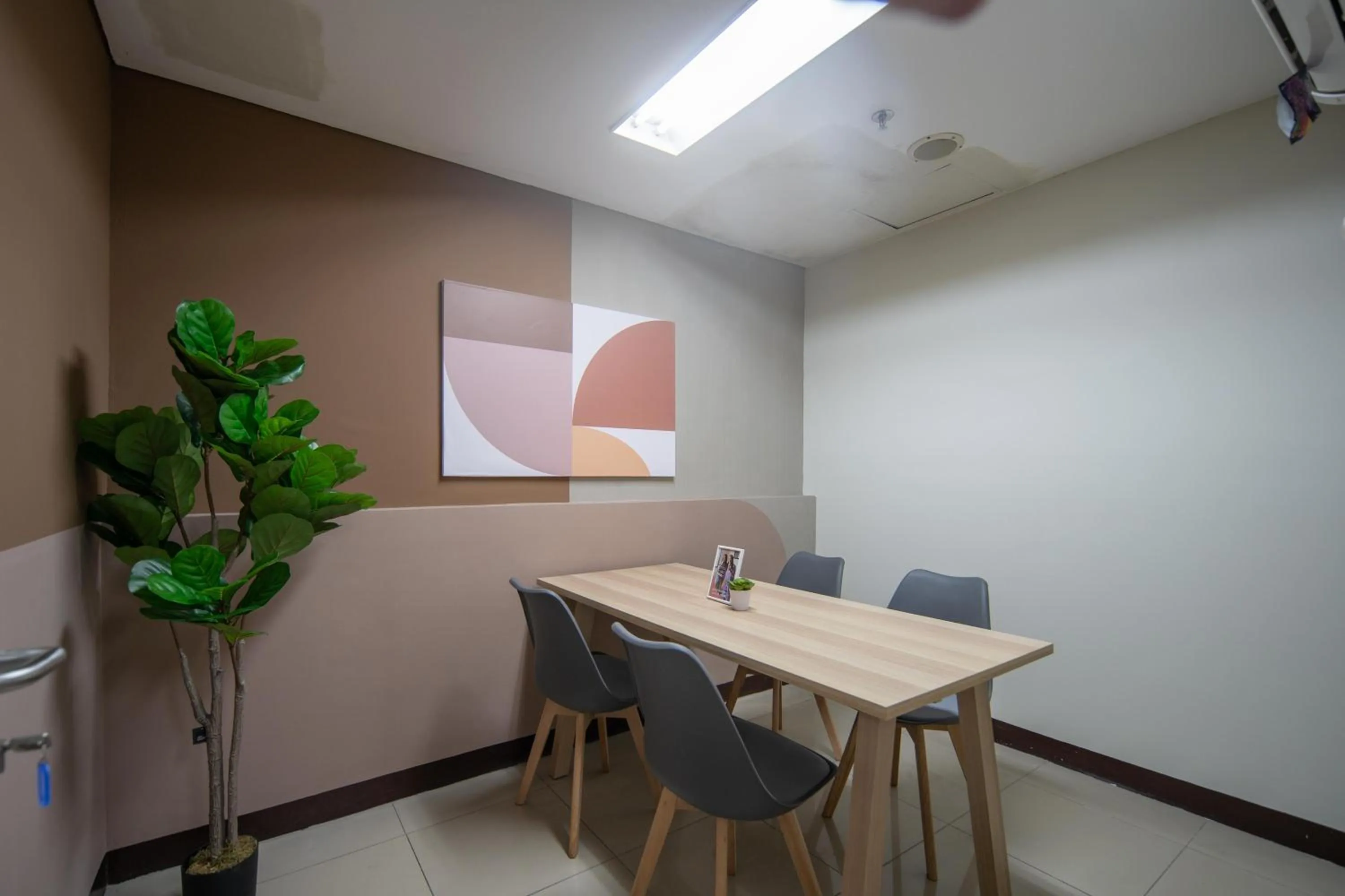 Seating area in Cove Merakey