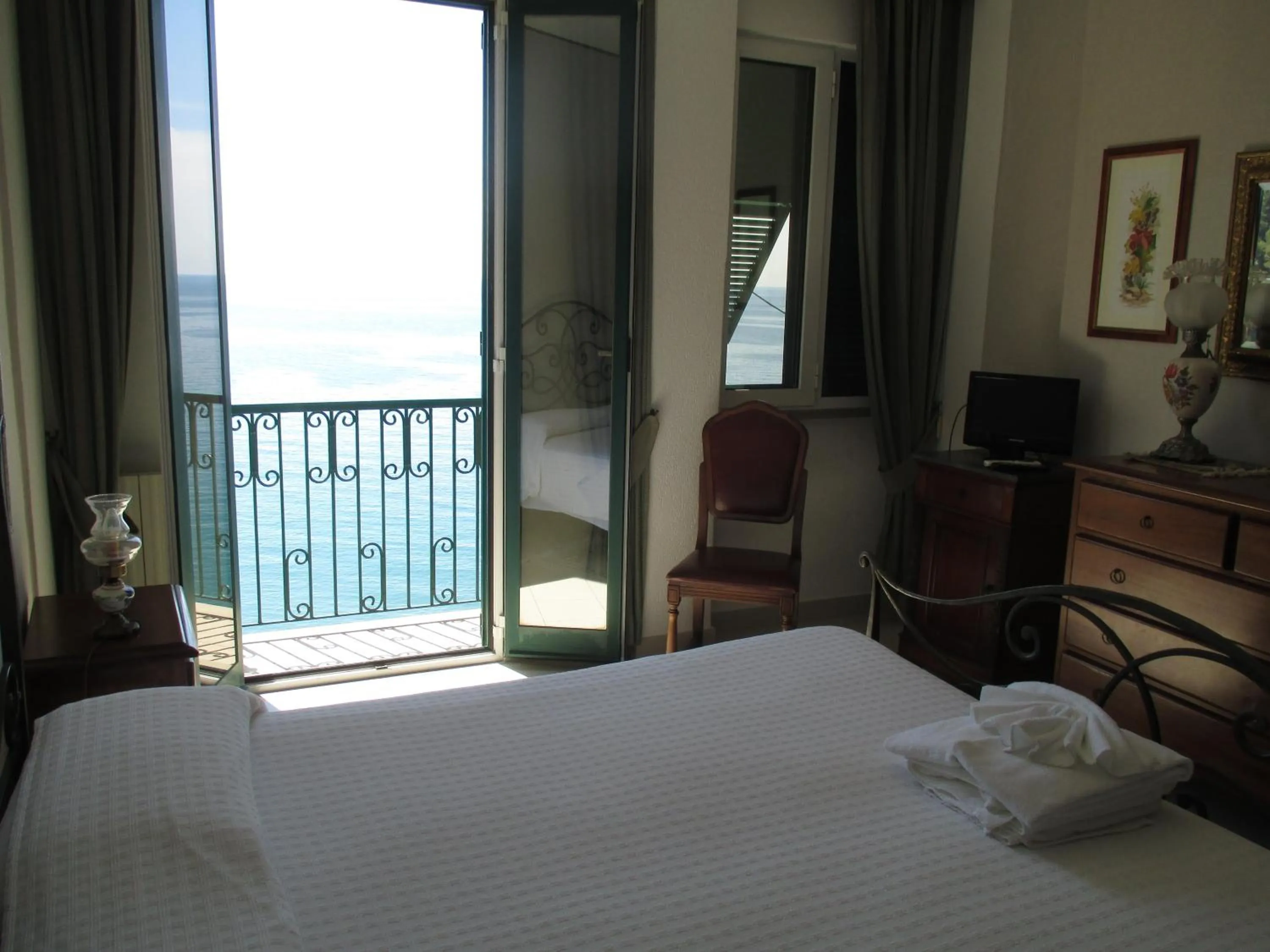 Day in Hotel Leopold