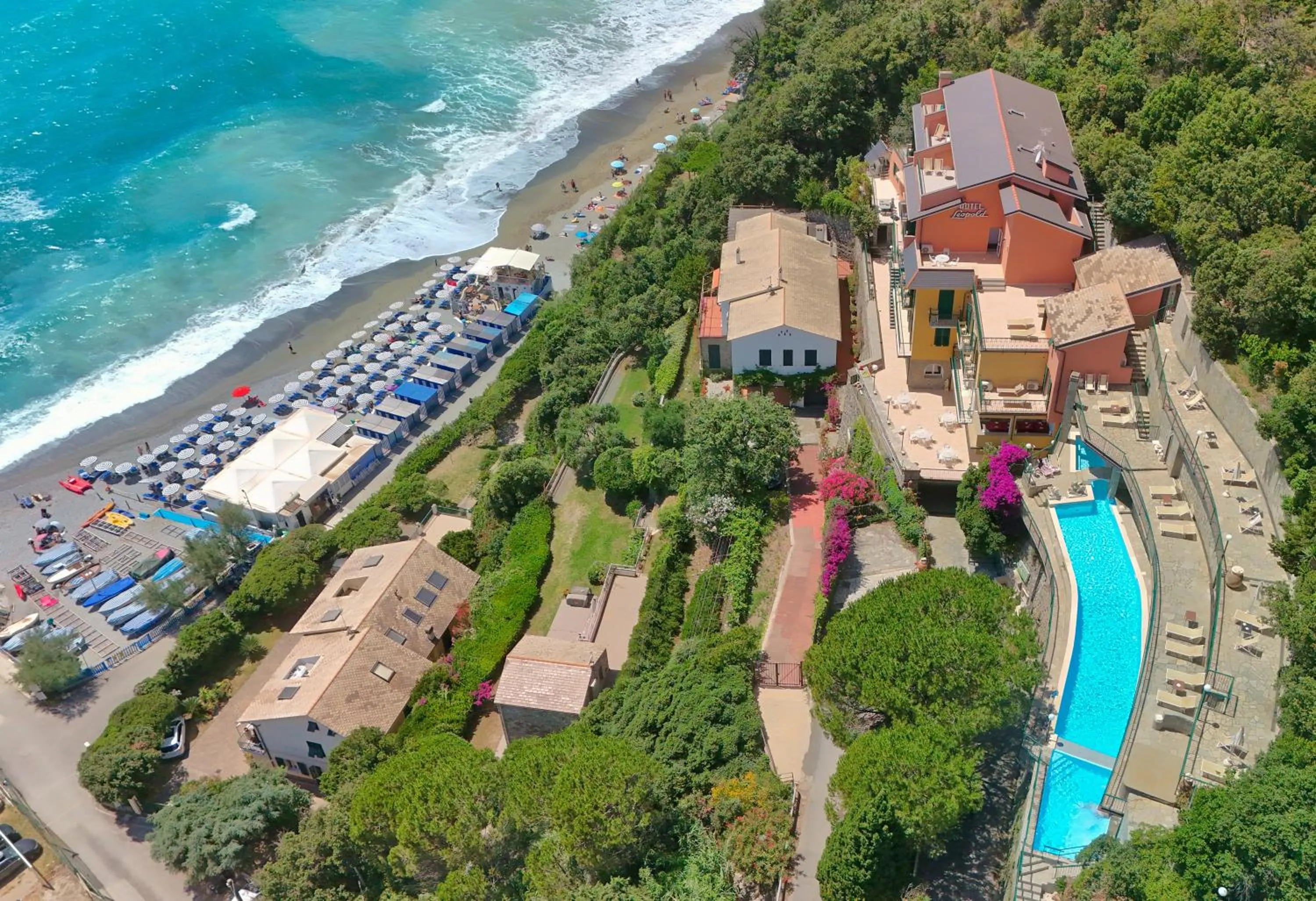 Property building in Hotel Leopold