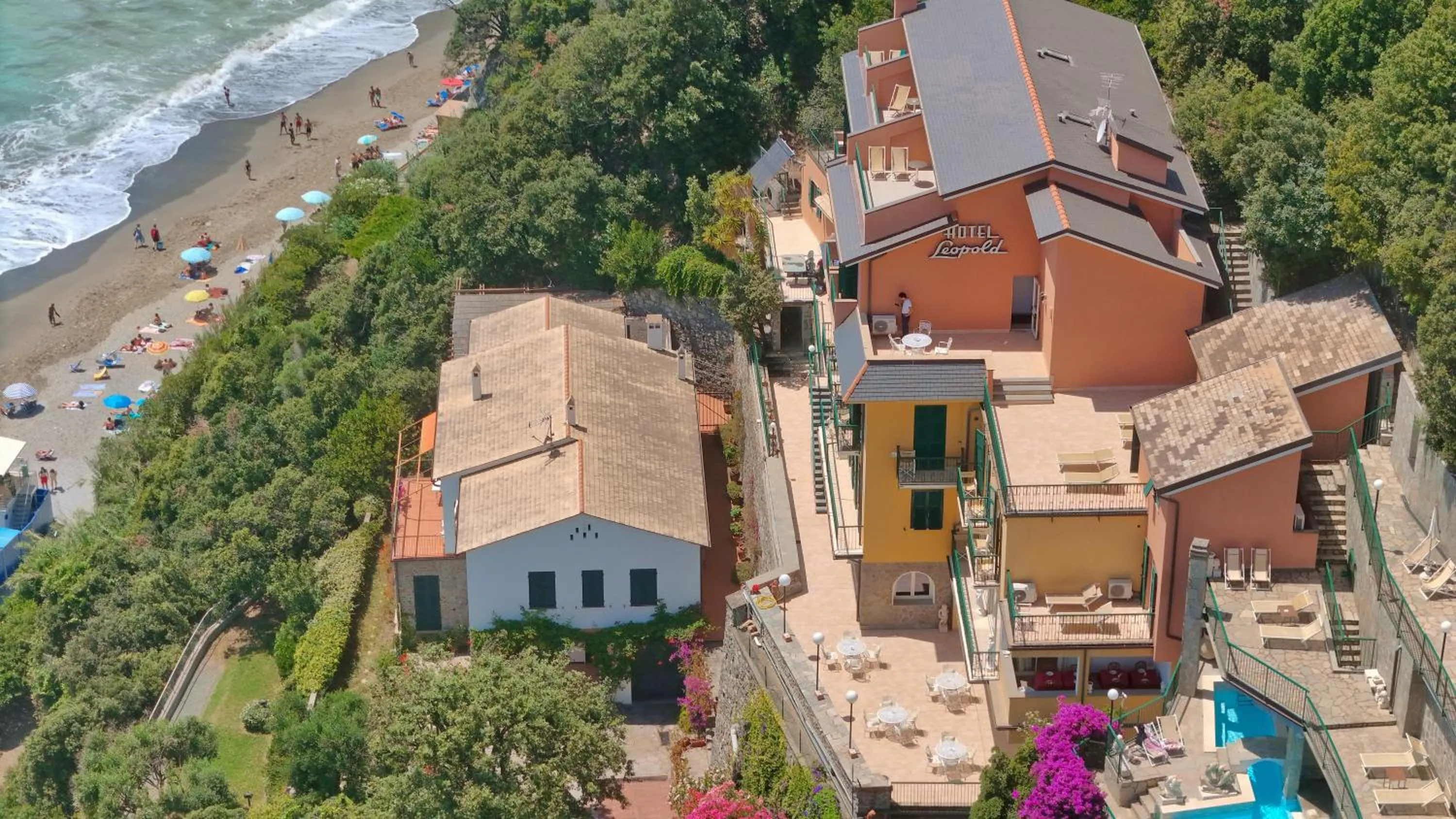 Property building in Hotel Leopold