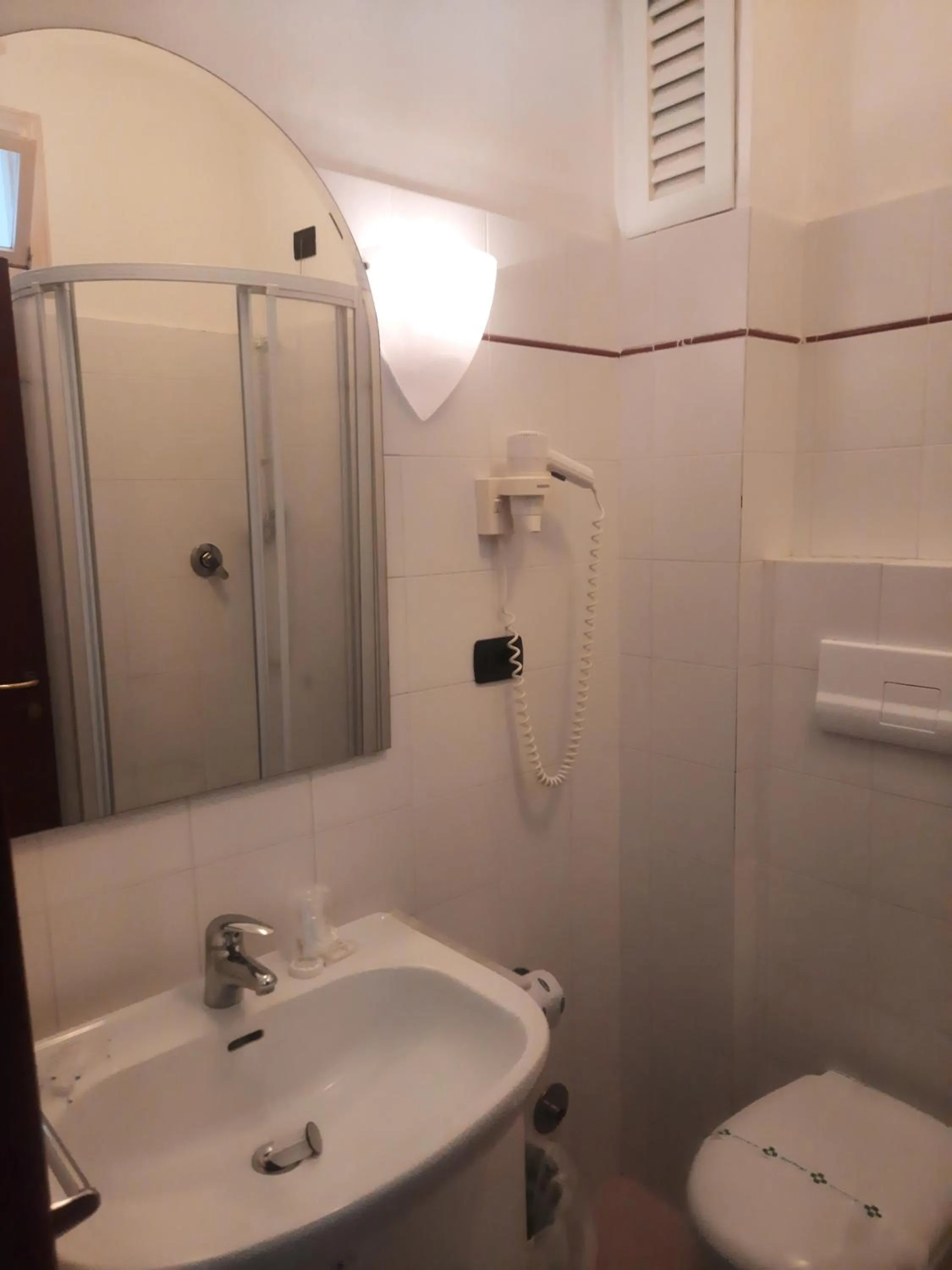 Bathroom in Hotel Leopold