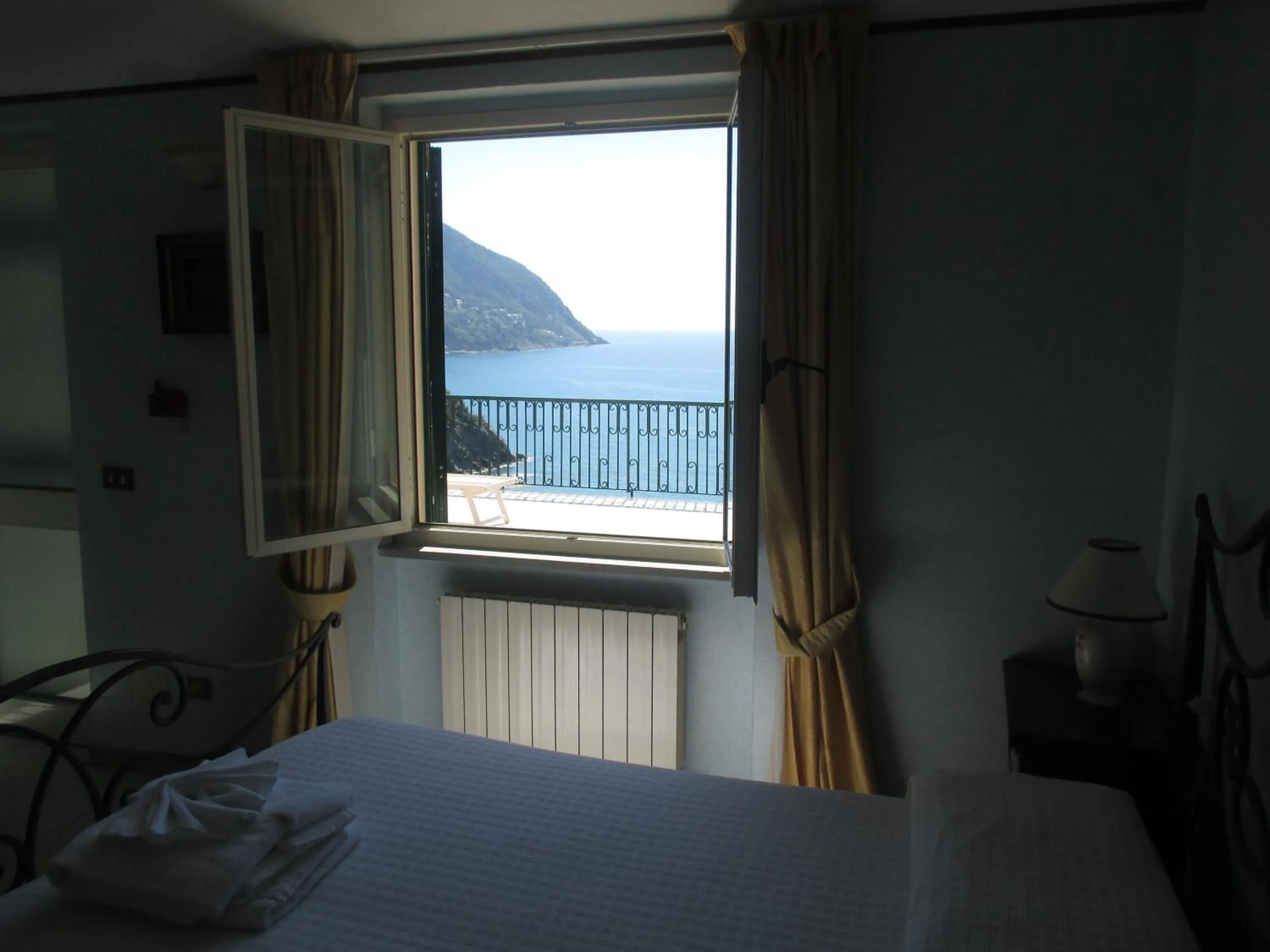 Bed in Hotel Leopold