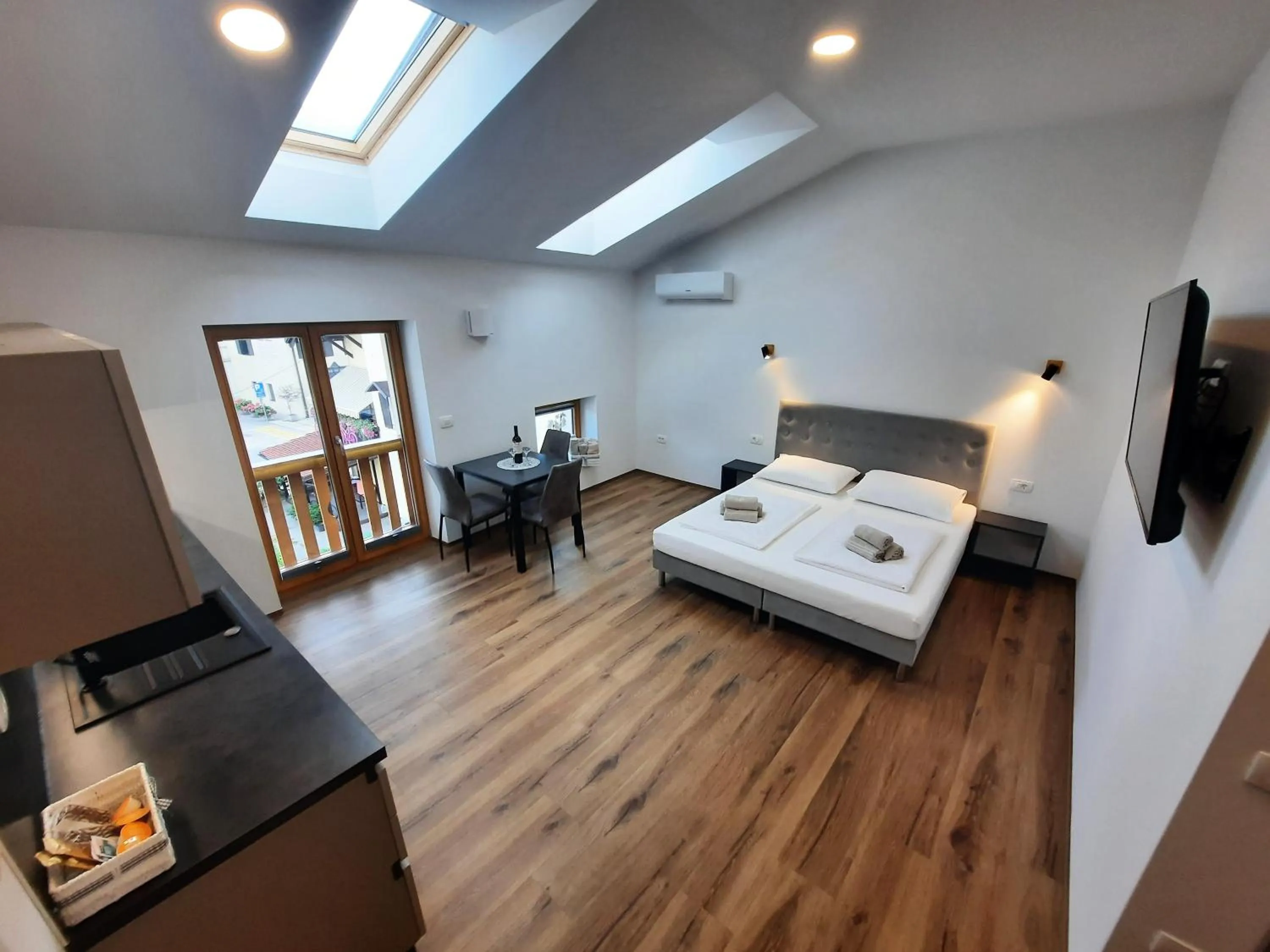 Photo of the whole room, Bed in Apartments Hlapi with SPA