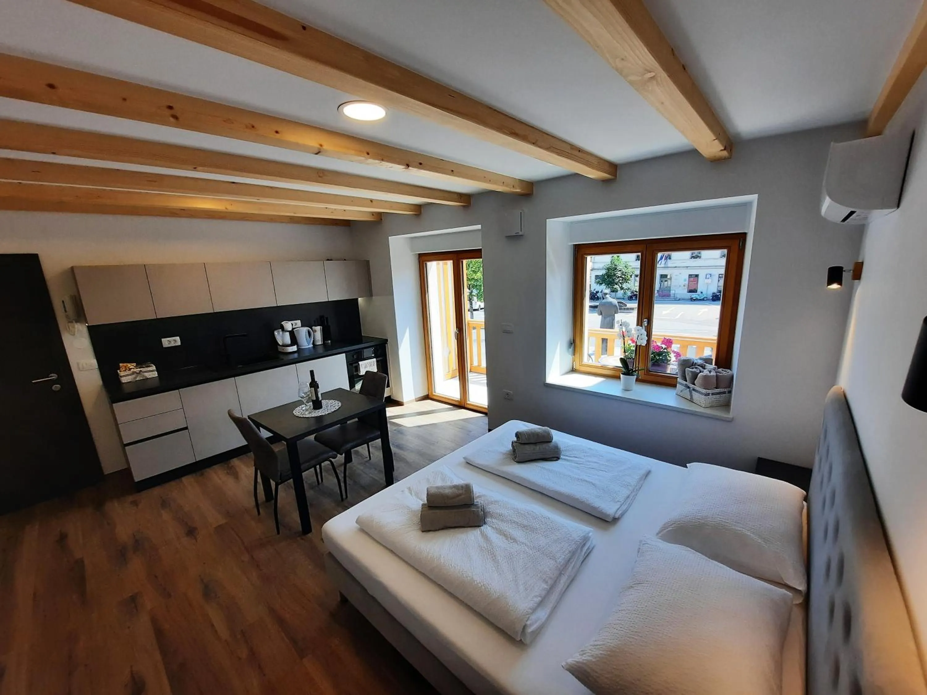 Photo of the whole room, Bed in Apartments Hlapi with SPA