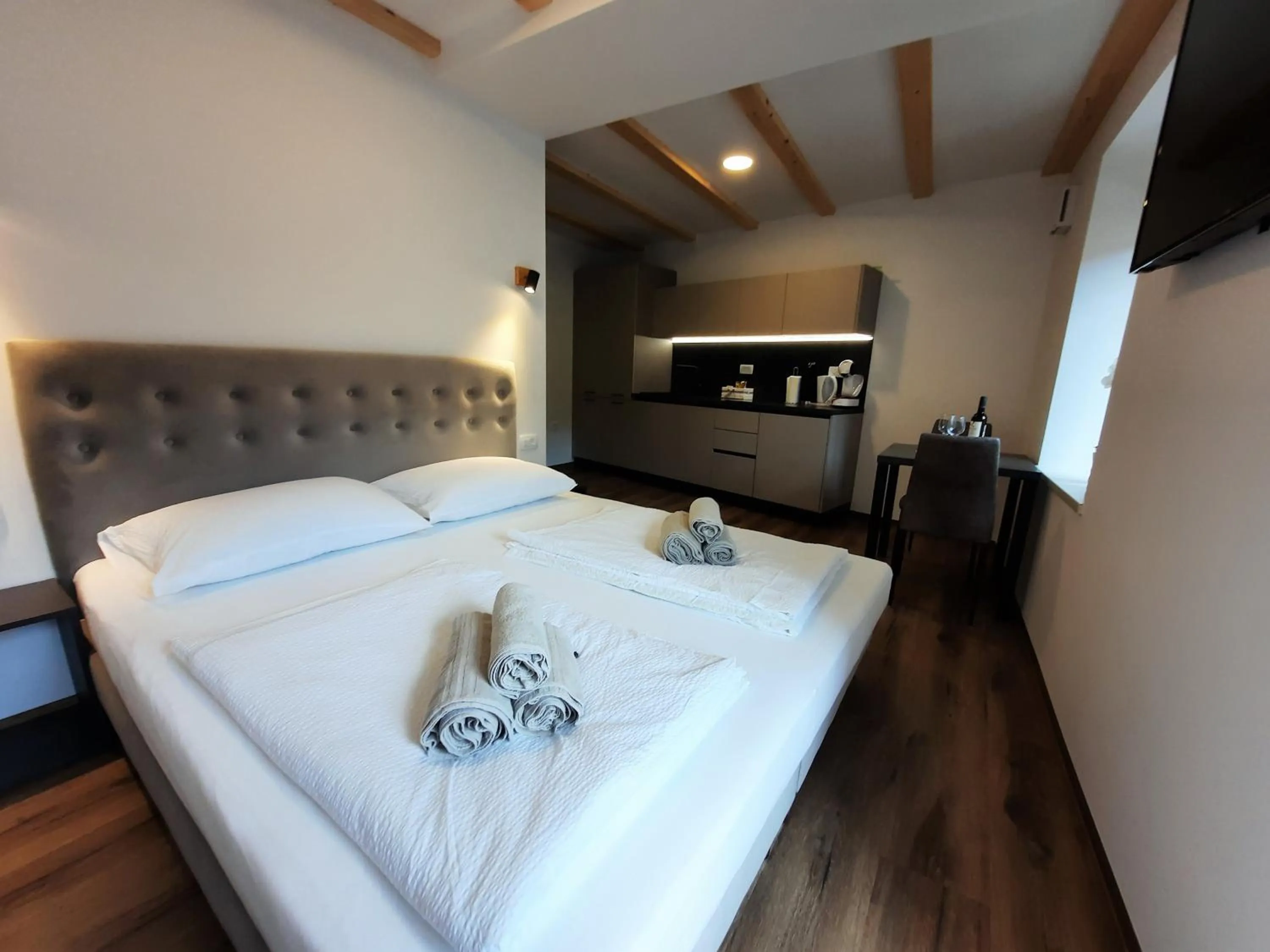 Photo of the whole room, Bed in Apartments Hlapi with SPA