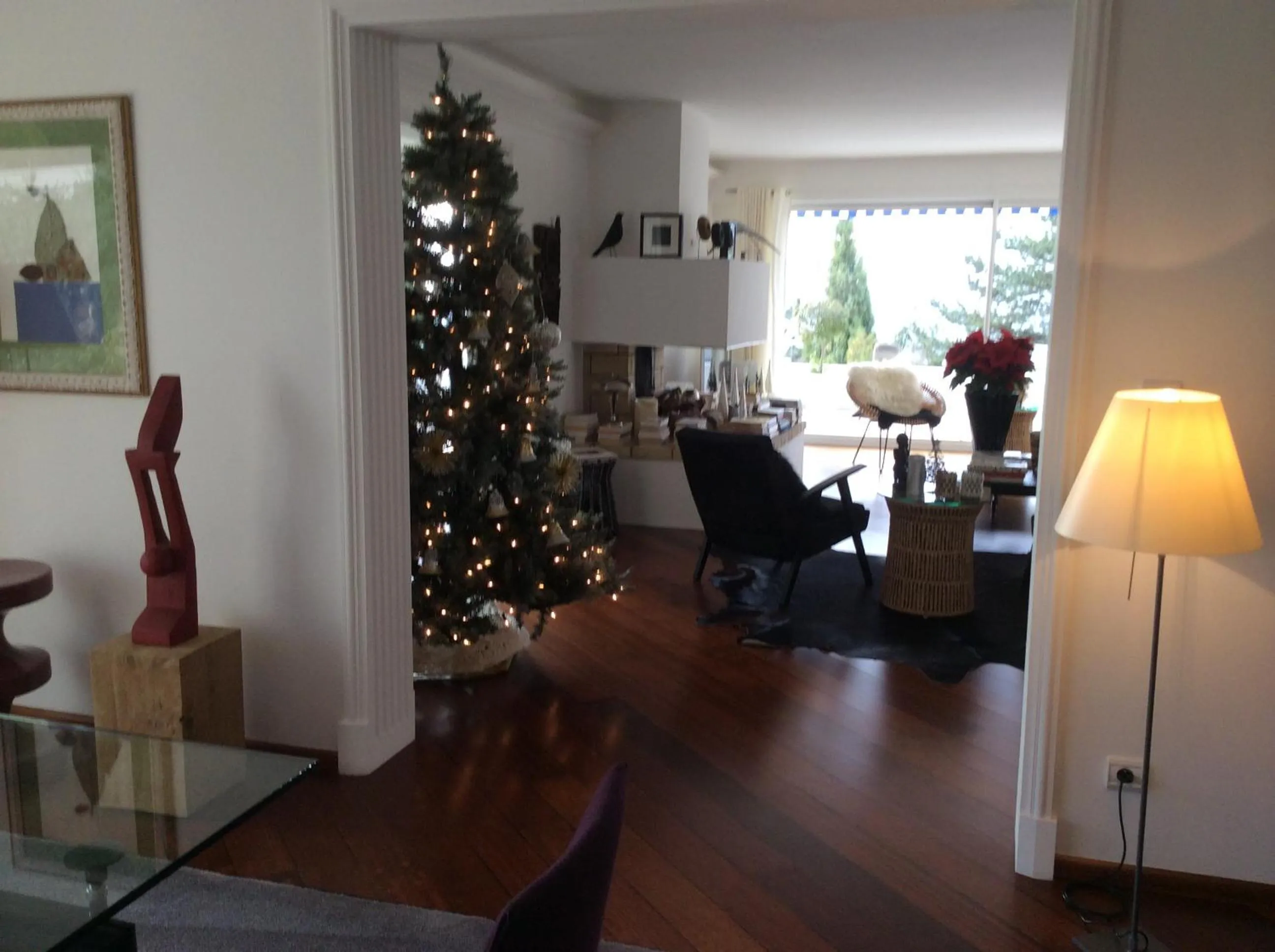 Communal lounge/ TV room in La Villa Haute Corniche