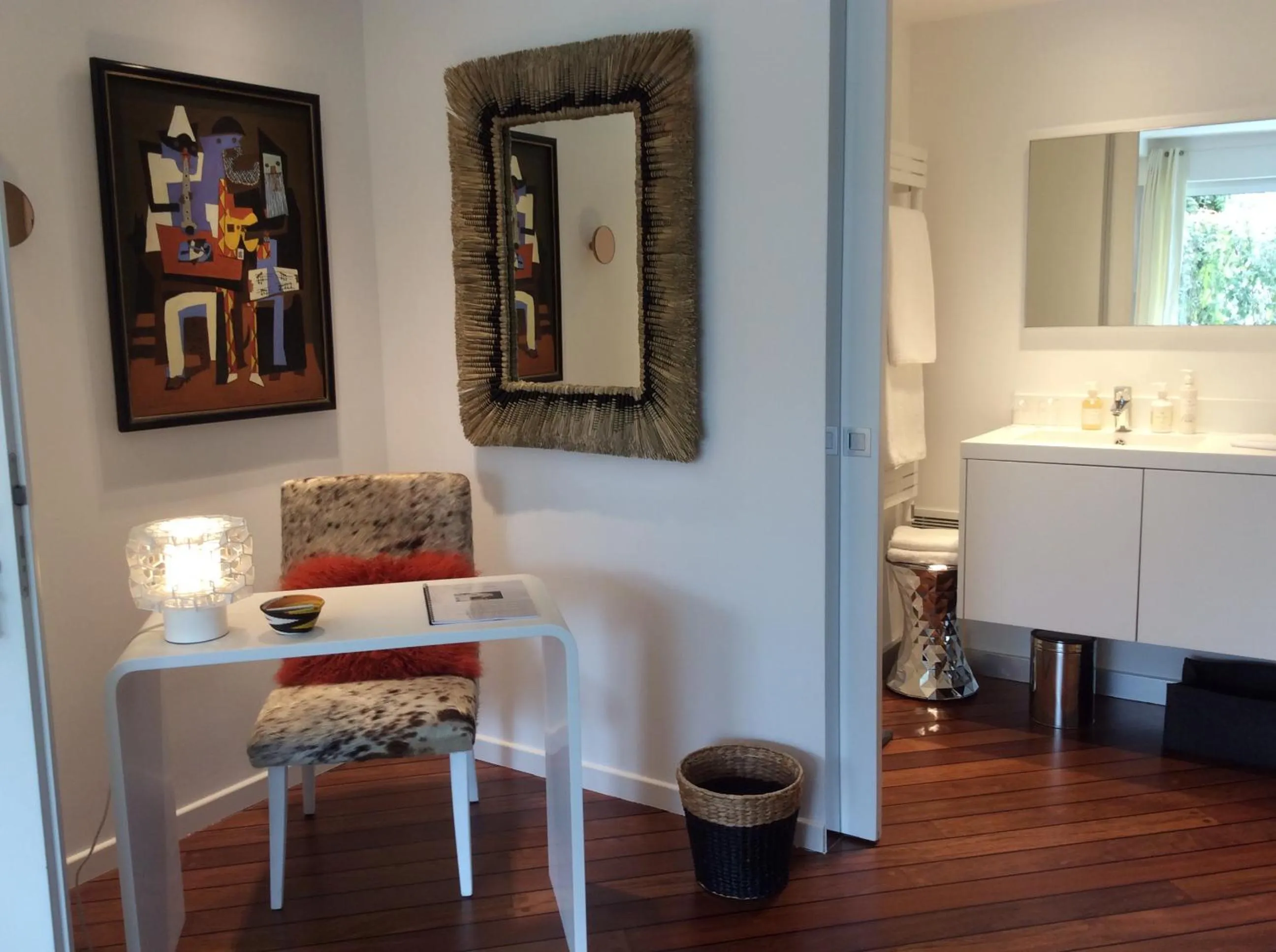 Decorative detail in La Villa Haute Corniche