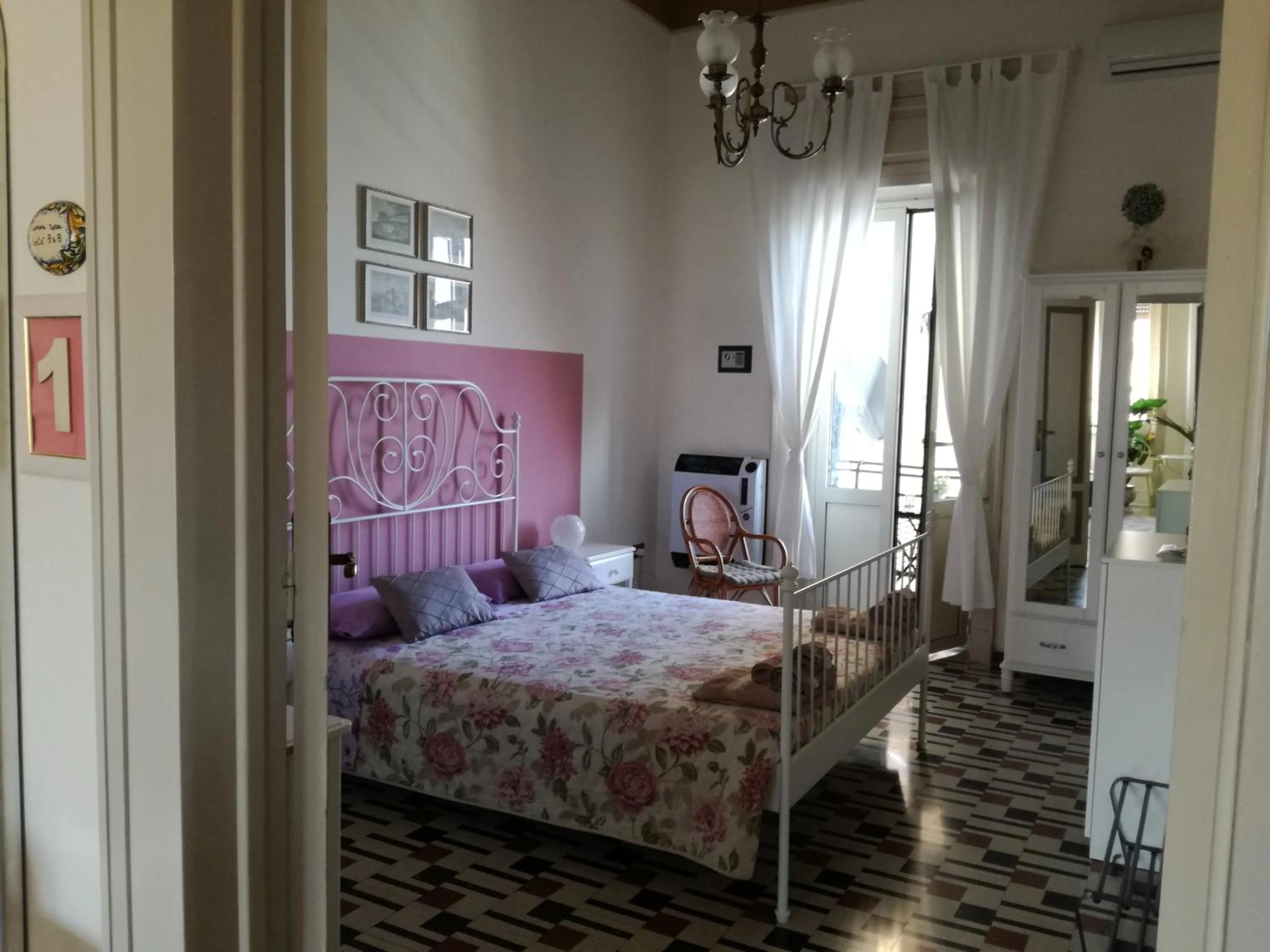 Photo of the whole room, Bed in Aretè Guest House