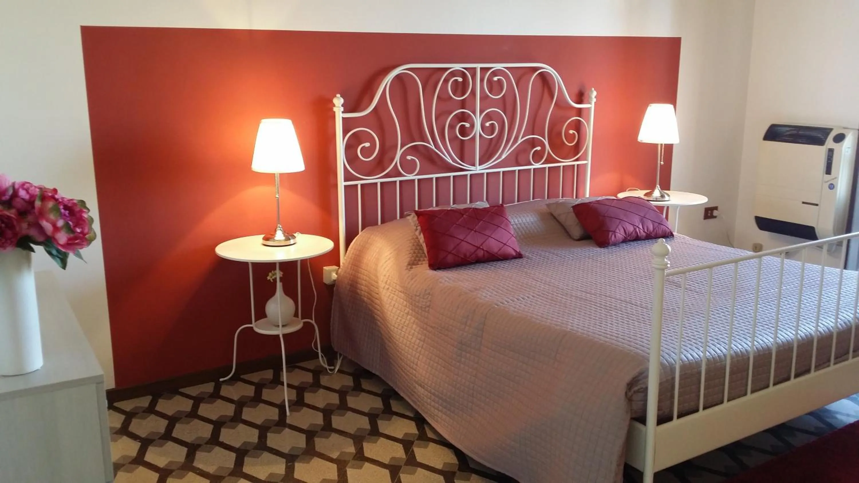 Photo of the whole room, Bed in Aretè Guest House