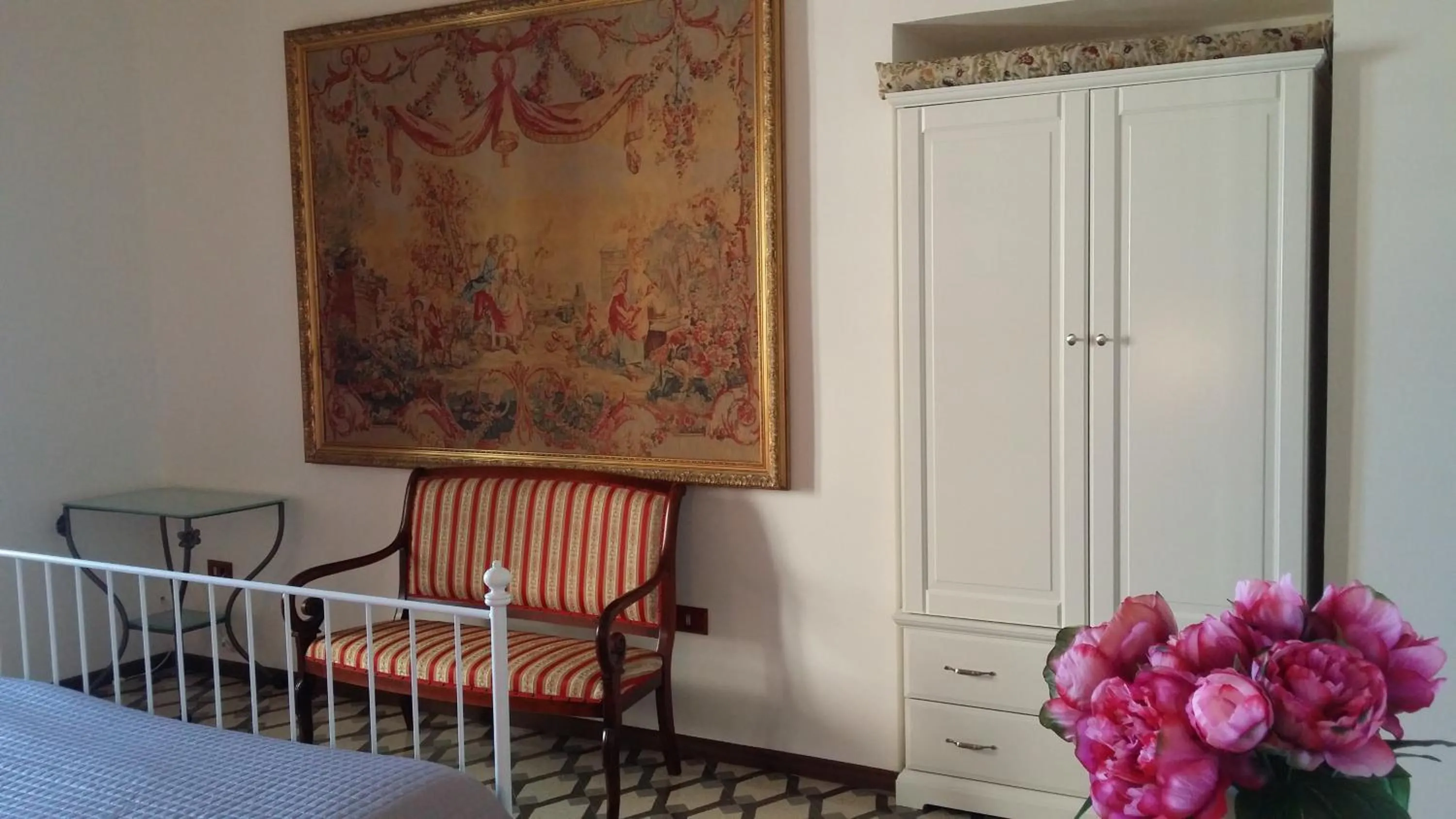 Decorative detail, Bed in Aretè Guest House