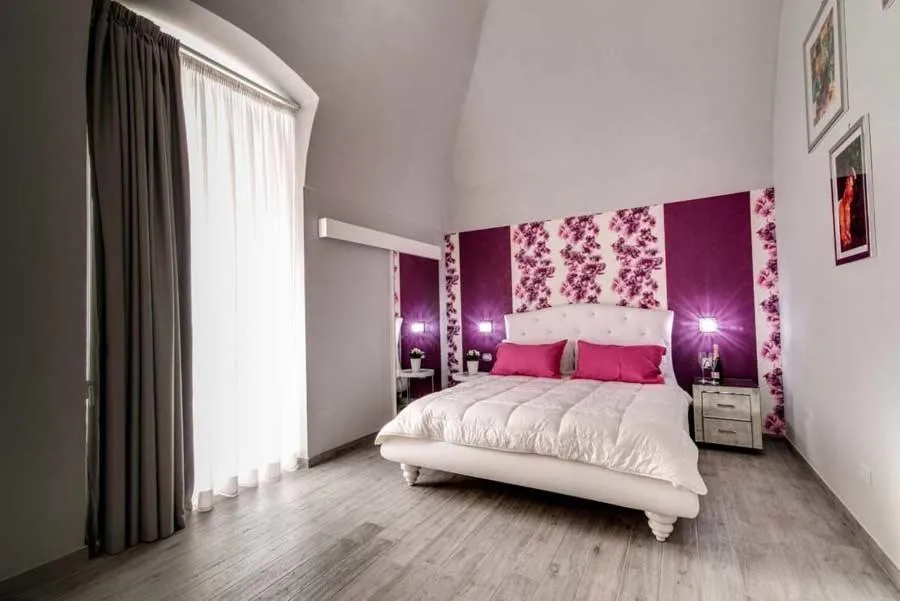 Spring, Bed in Marco Polo B&B