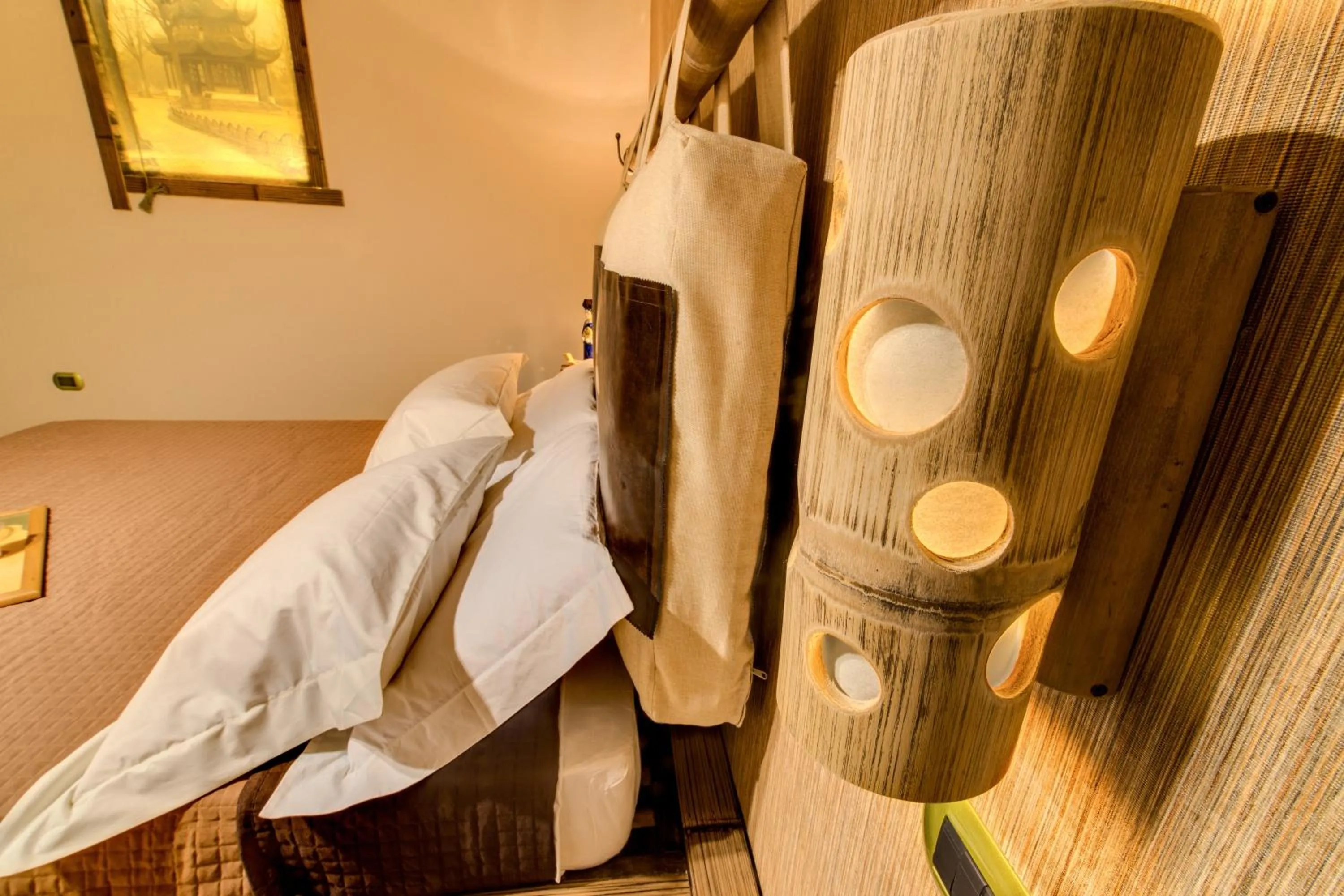 Decorative detail, Bed in Marco Polo B&B