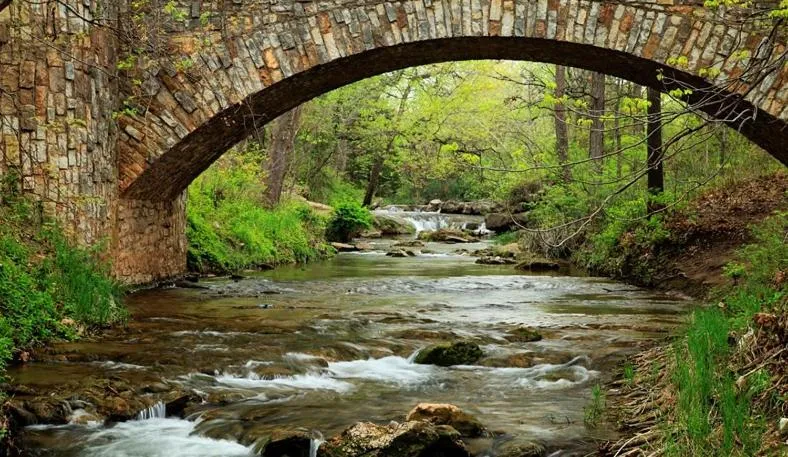 Nearby landmark in Cedarvale Cabins Turner Falls