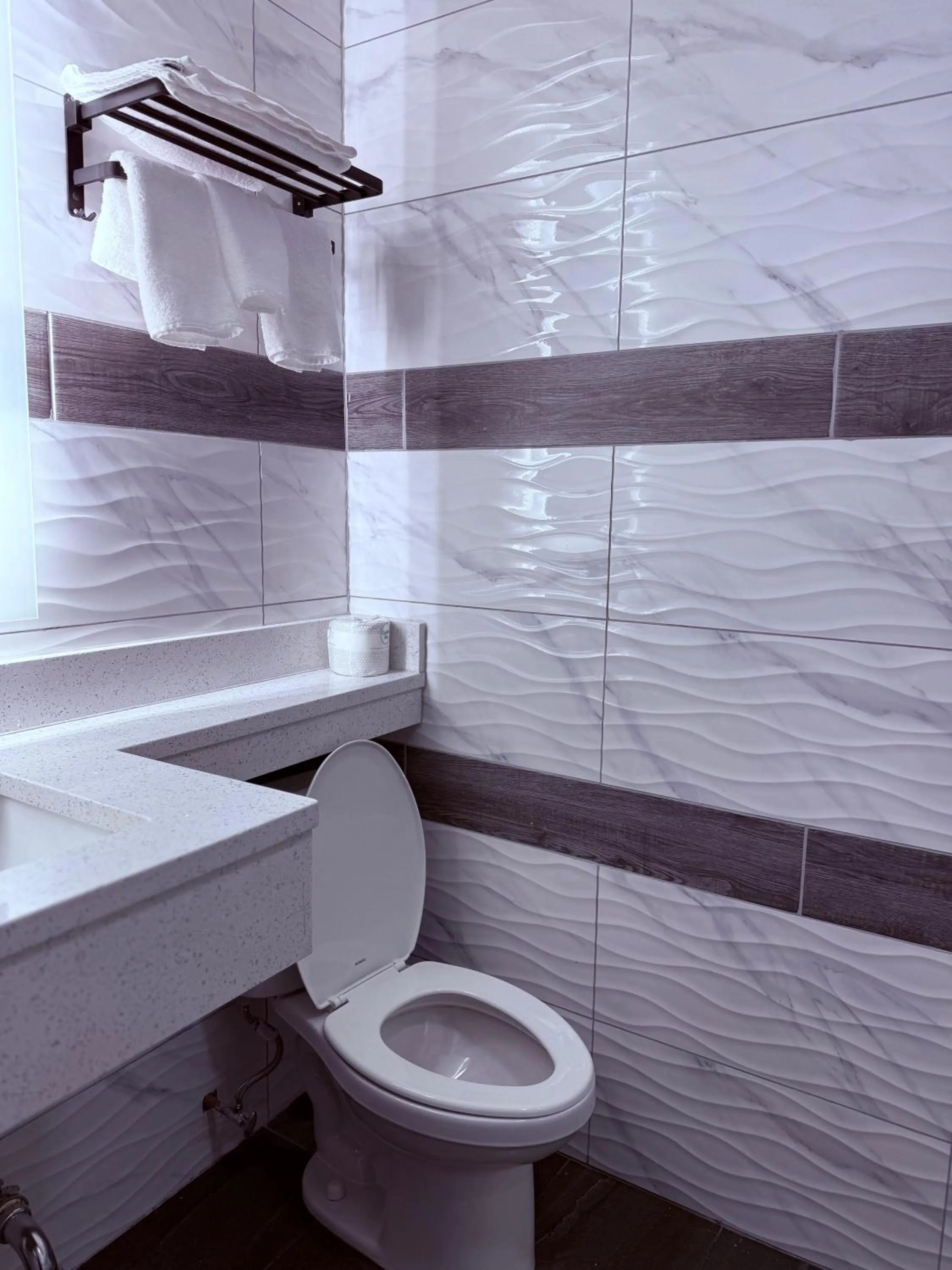 Shower in The Vine Hotel Bronx New