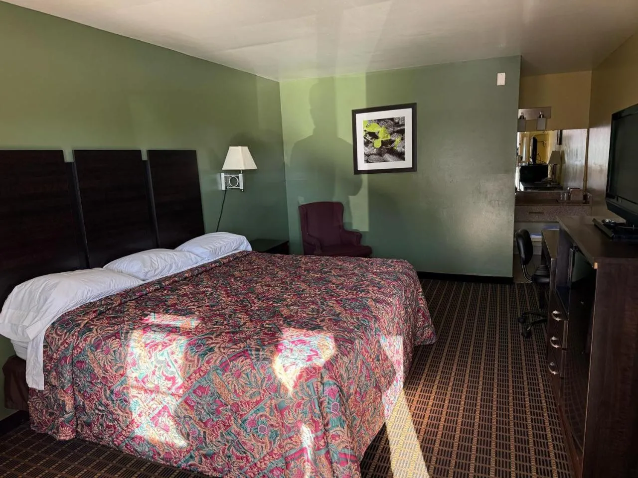 Standard King Room Non-Smoking in Relax Inn