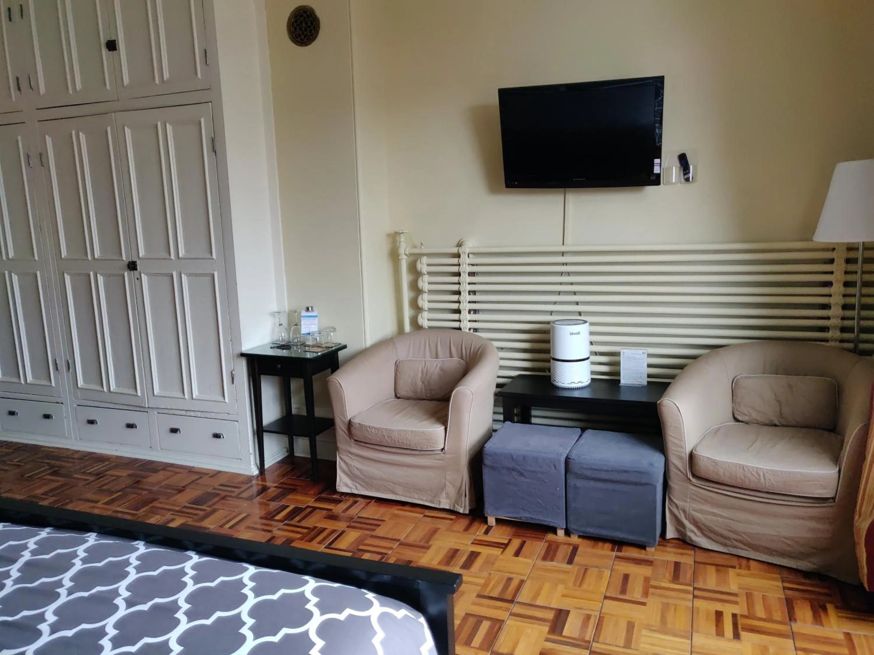 TV and multimedia in Gingerbread Manor