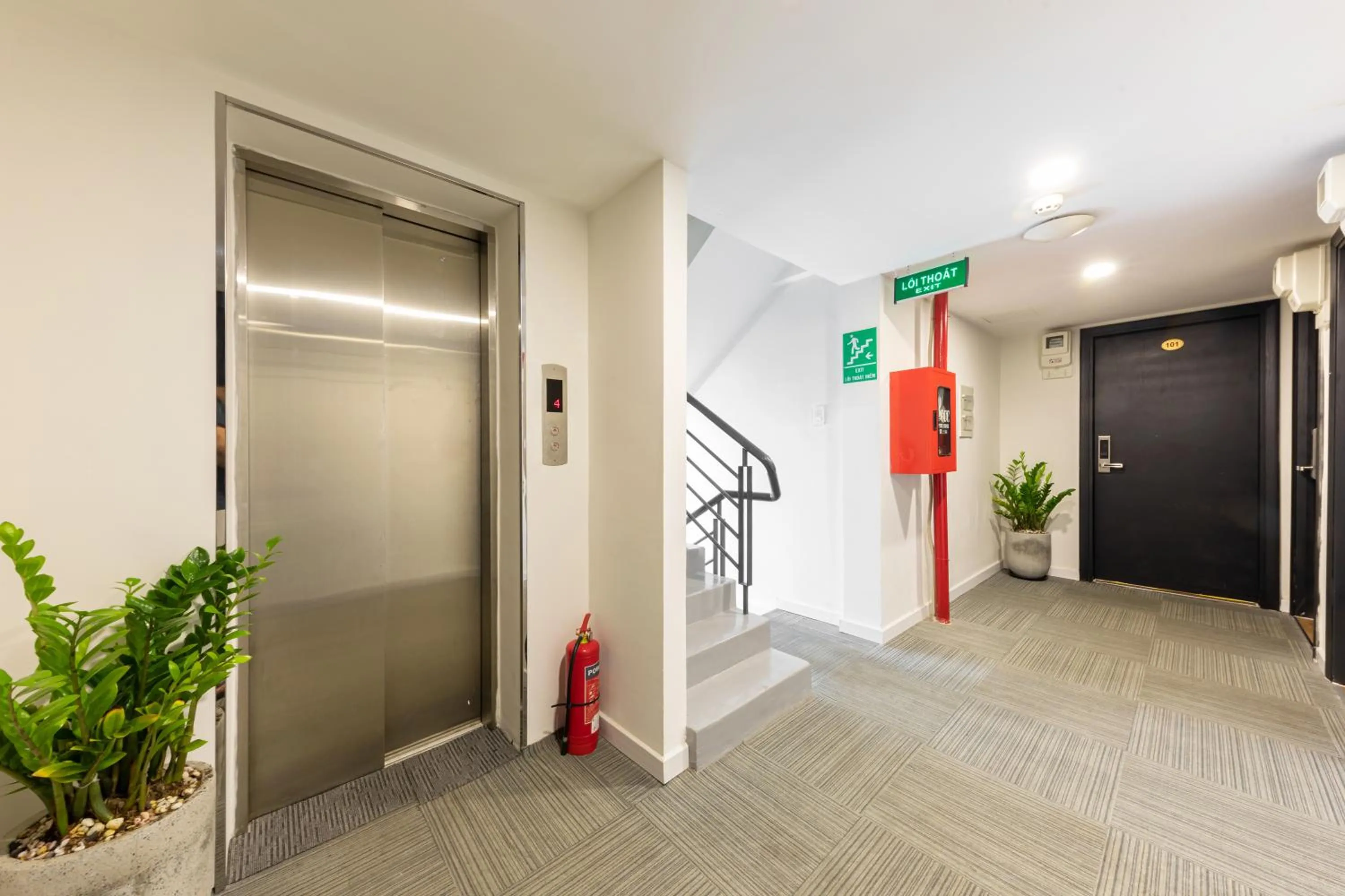 elevator in La Doma en Adagio - Sleep and Heal