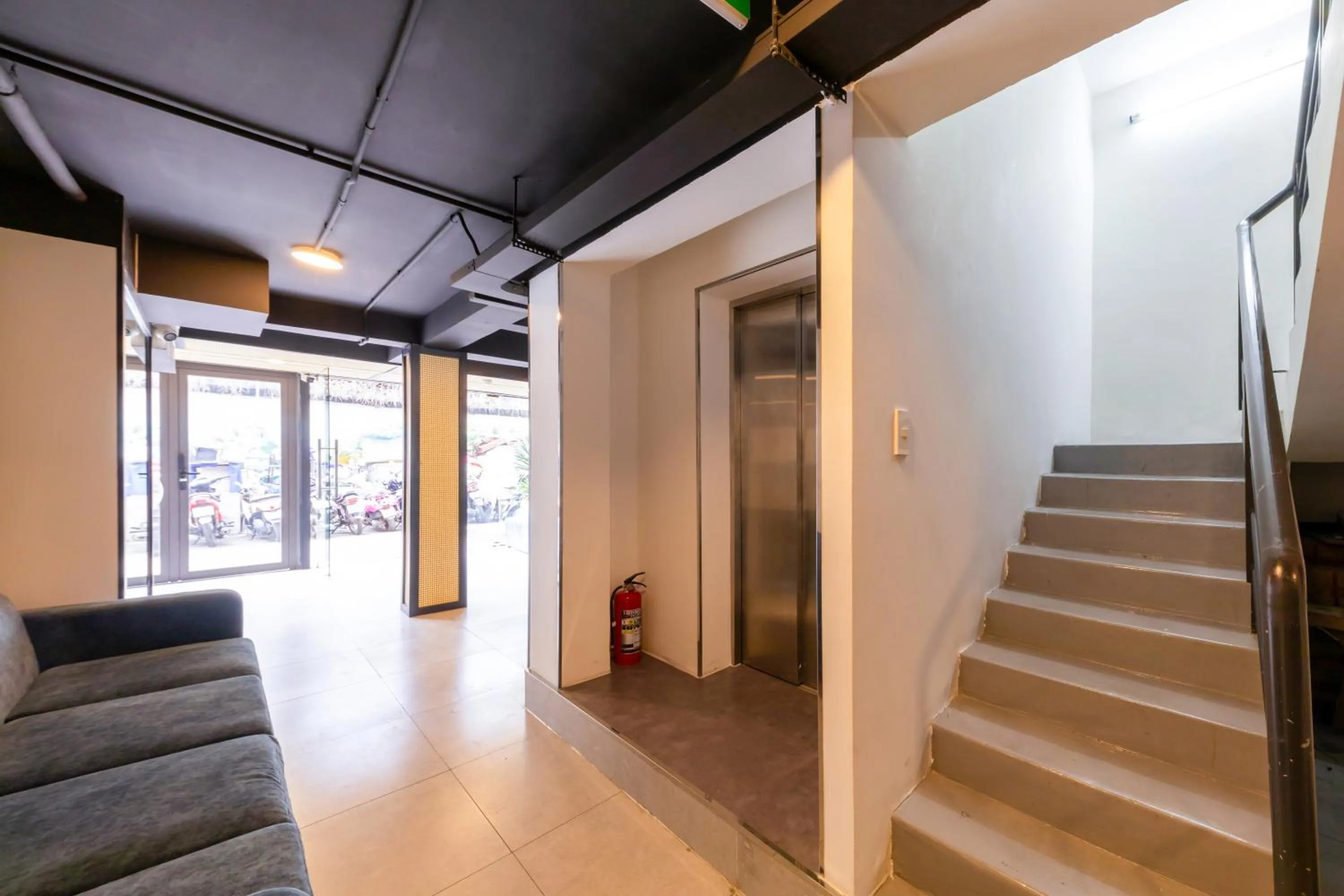 elevator in La Doma en Adagio - Sleep and Heal