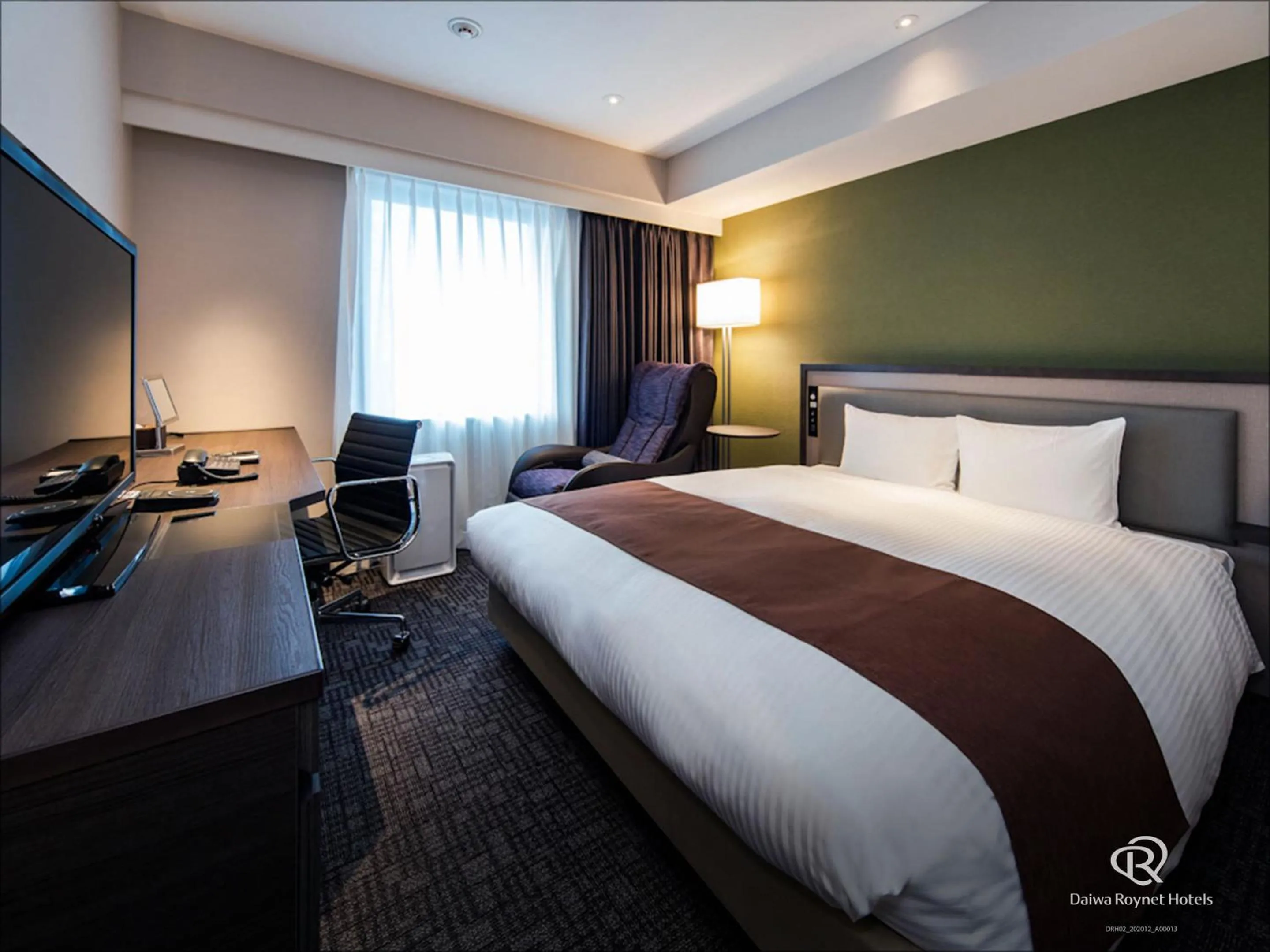 Bed in Daiwa Roynet Hotel Chiba Ekimae