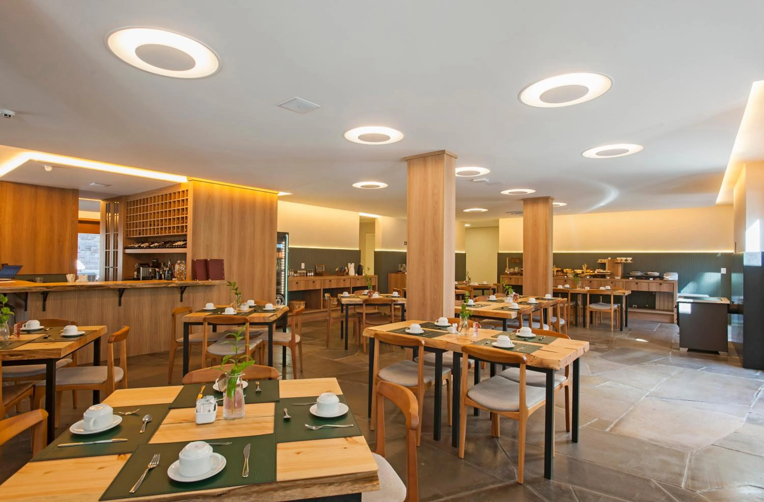 Restaurant/places to eat in Poehma Lago Negro by Livá OFICIAL