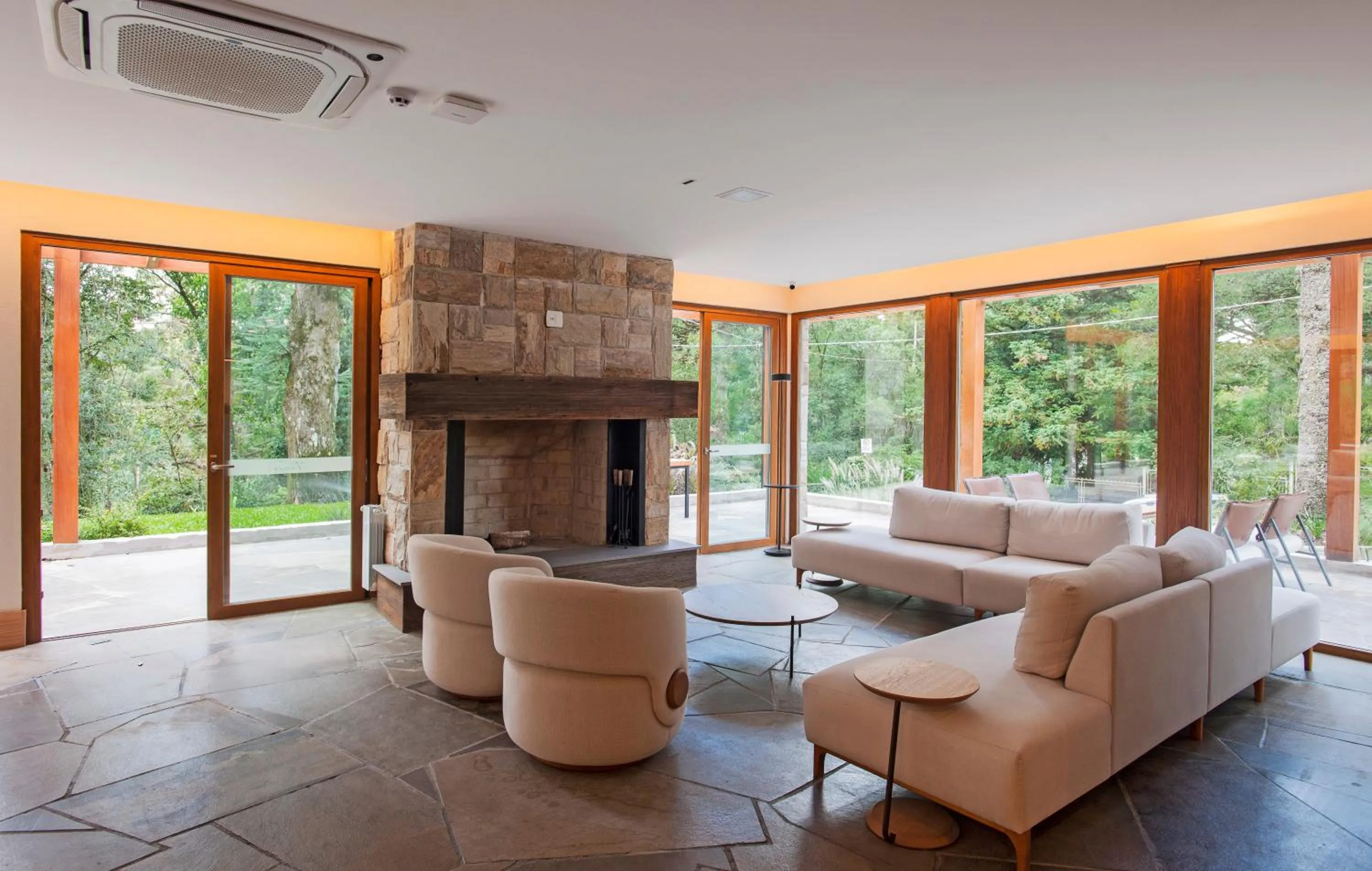 Seating area in Poehma Lago Negro by Livá OFICIAL